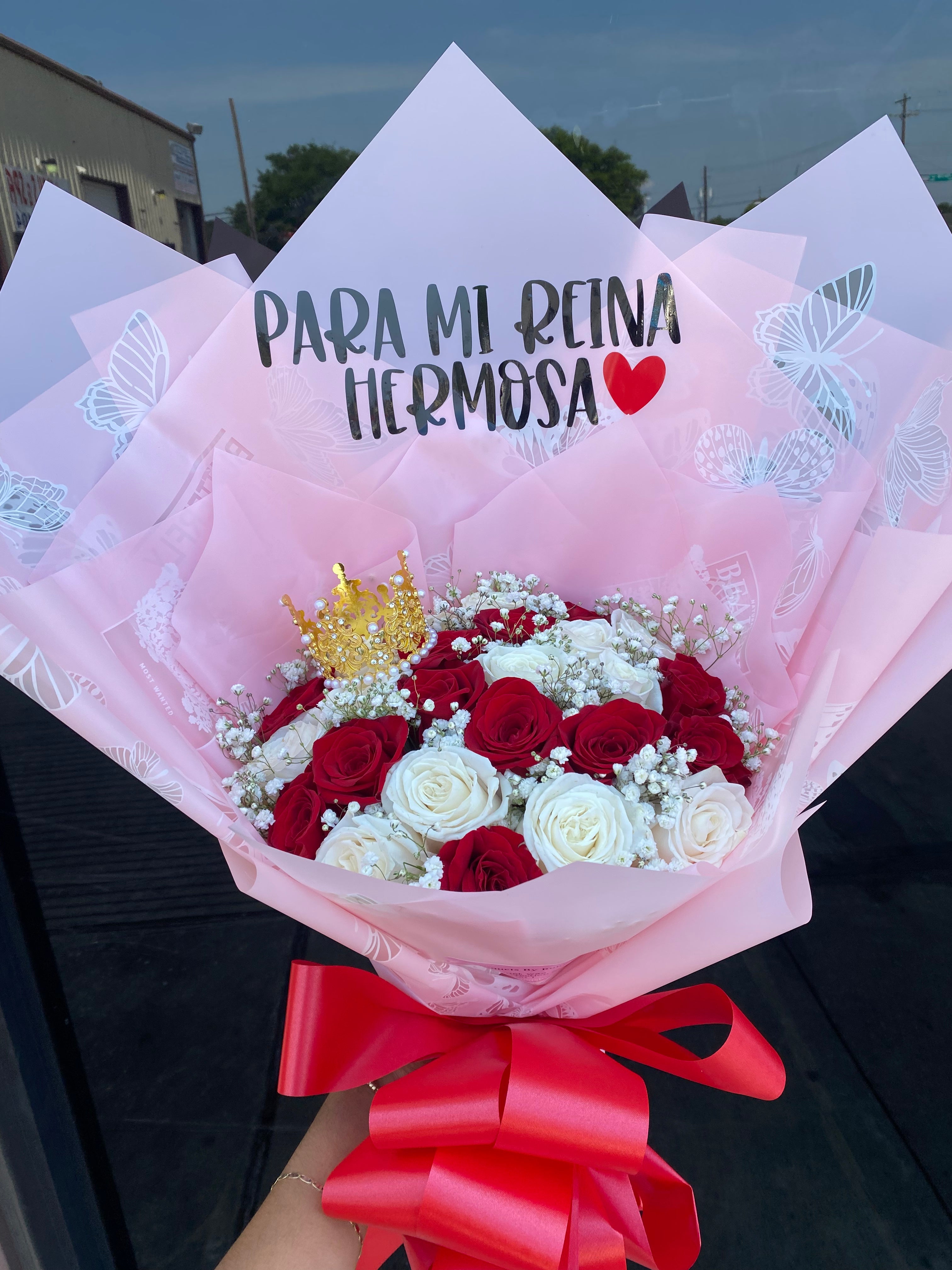 24 Red and White Lux with crown ❤️