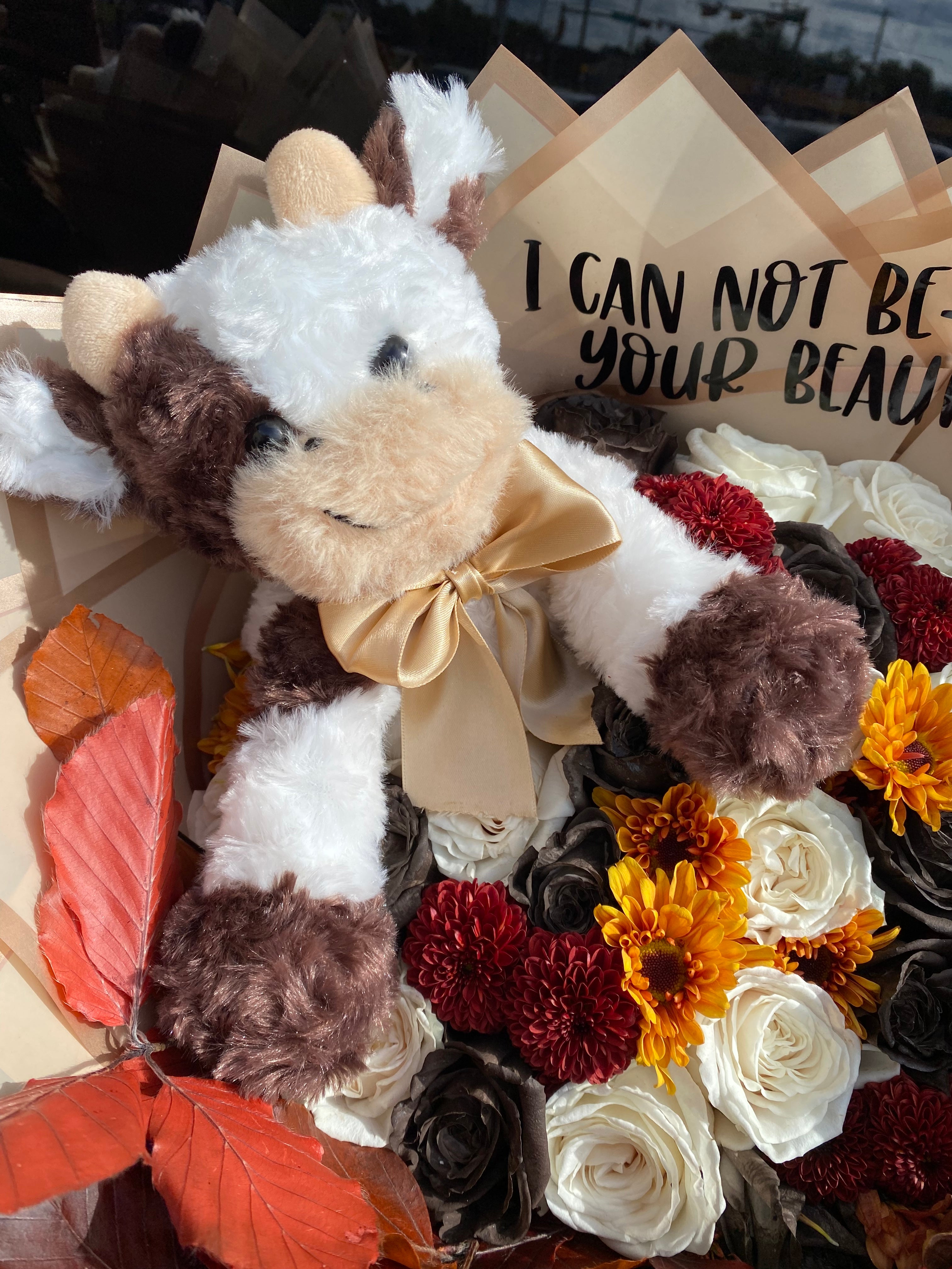 Fall round bouquet with brown vaquitaš¤