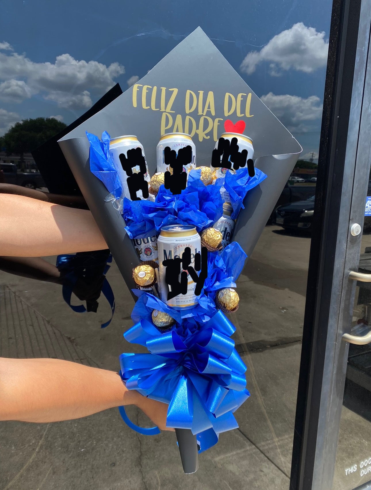 Father’s Day 6🍺cans+ 6 chocolate 💙👔