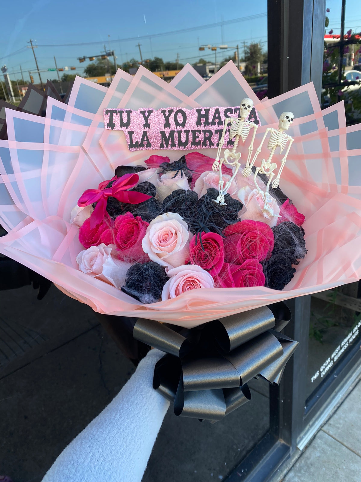 24 rose Pinks till death to us apart ๐