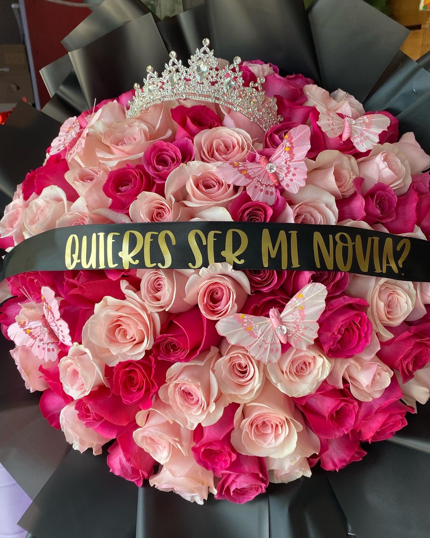 100 roses pink shades π