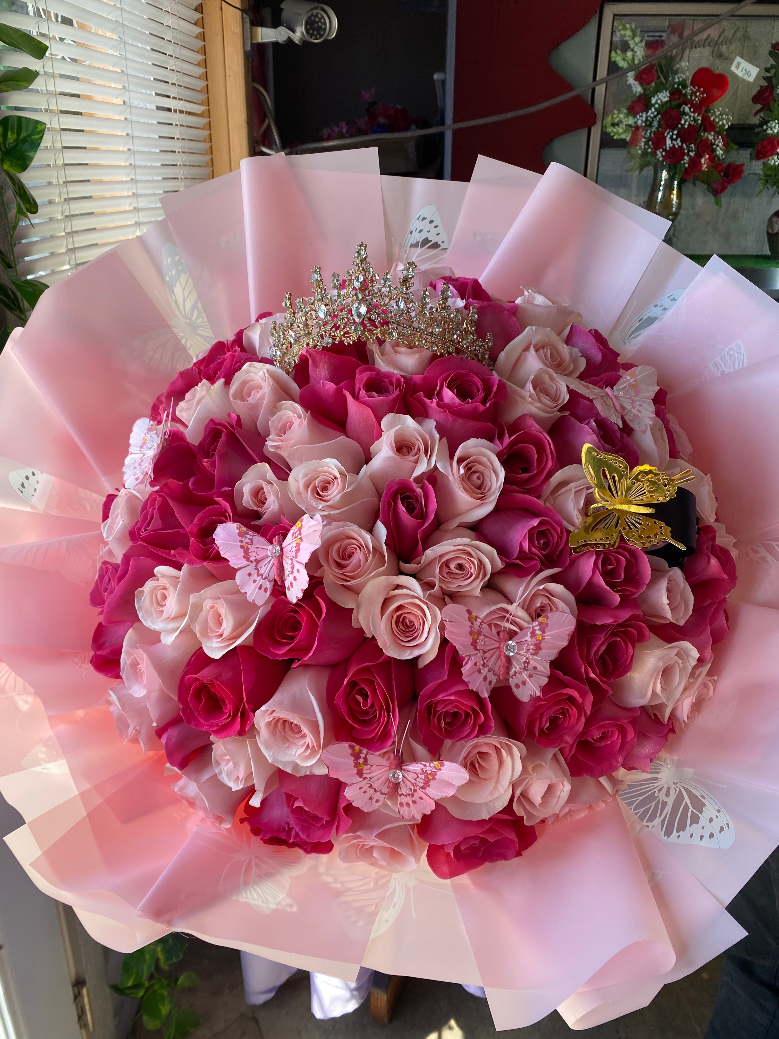100 roses pink shades π