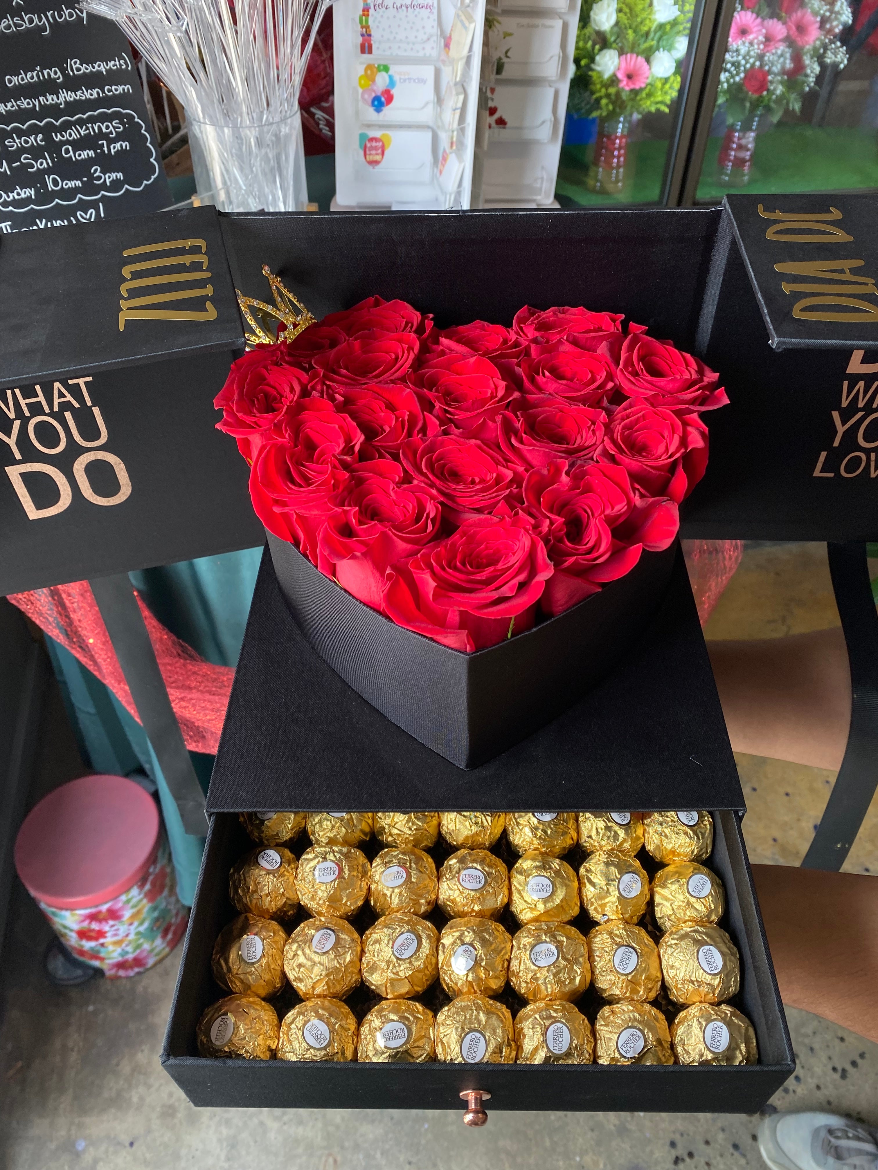 Surprise Luxury Box (Roses&Choc)❤️ 1 box