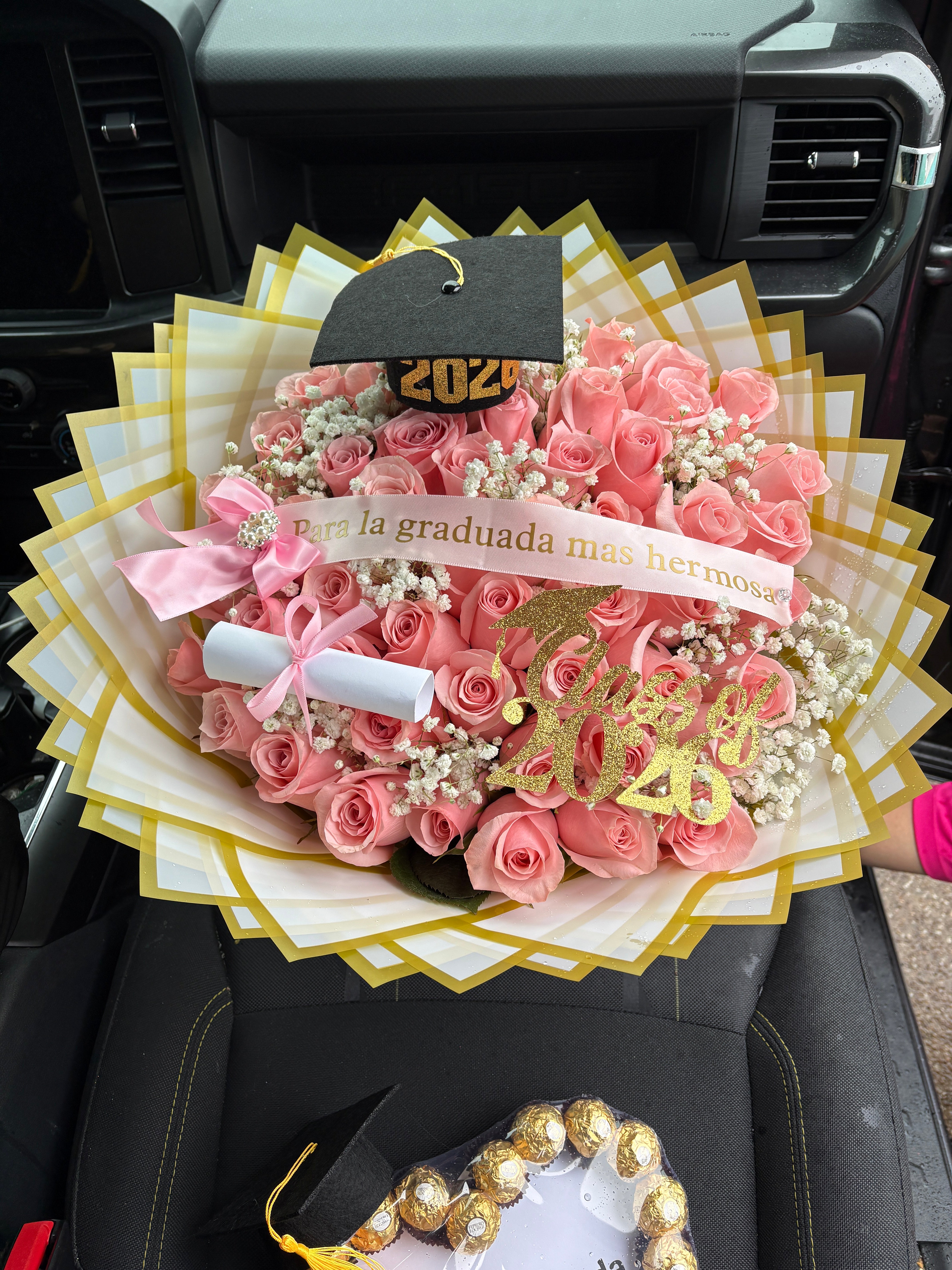 GRAD 50 pink roses for my graduate🎓🎀
