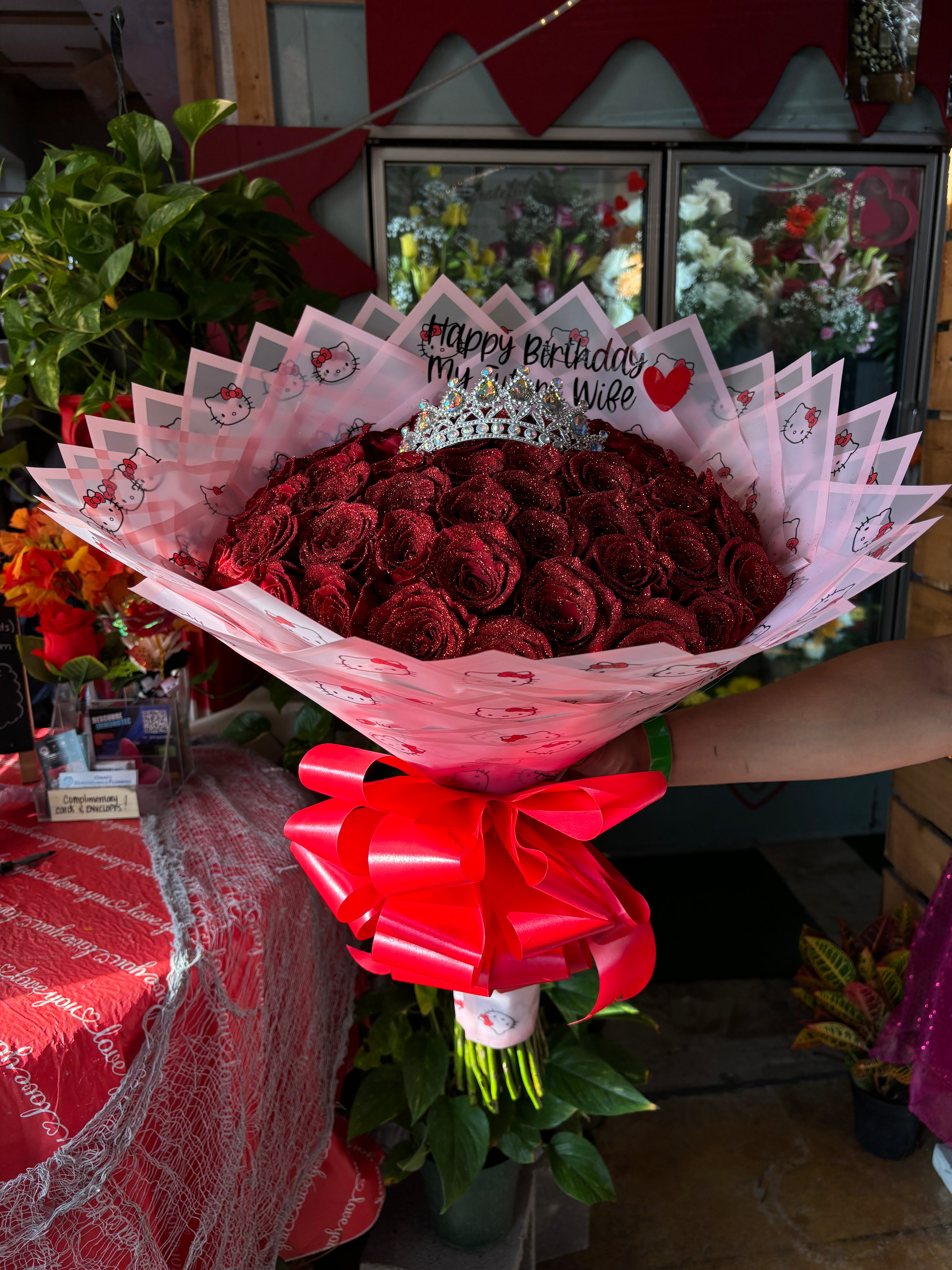 50 Red glitter roses for my queen 🌹