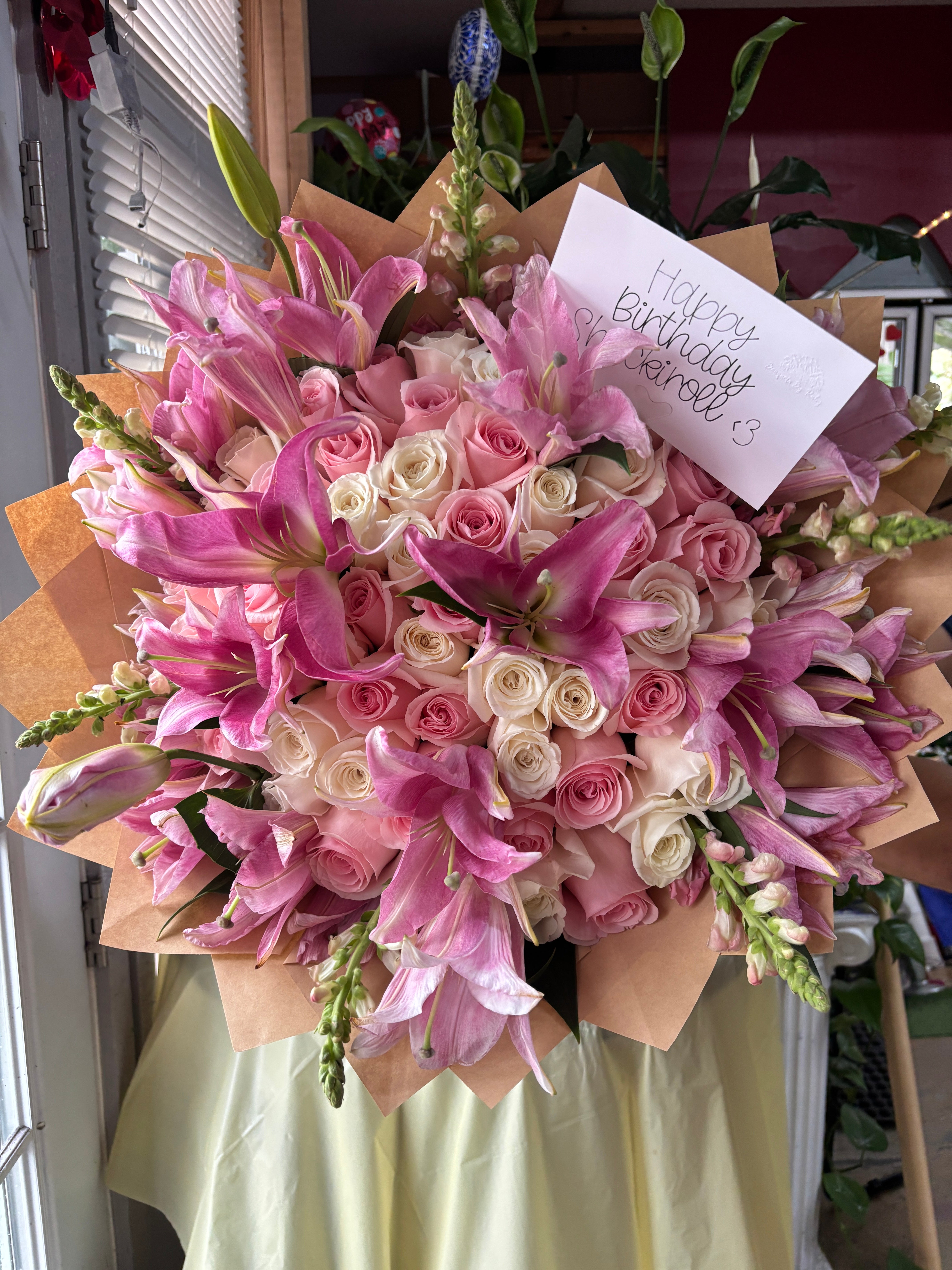 50 roses + lily rim 🎀