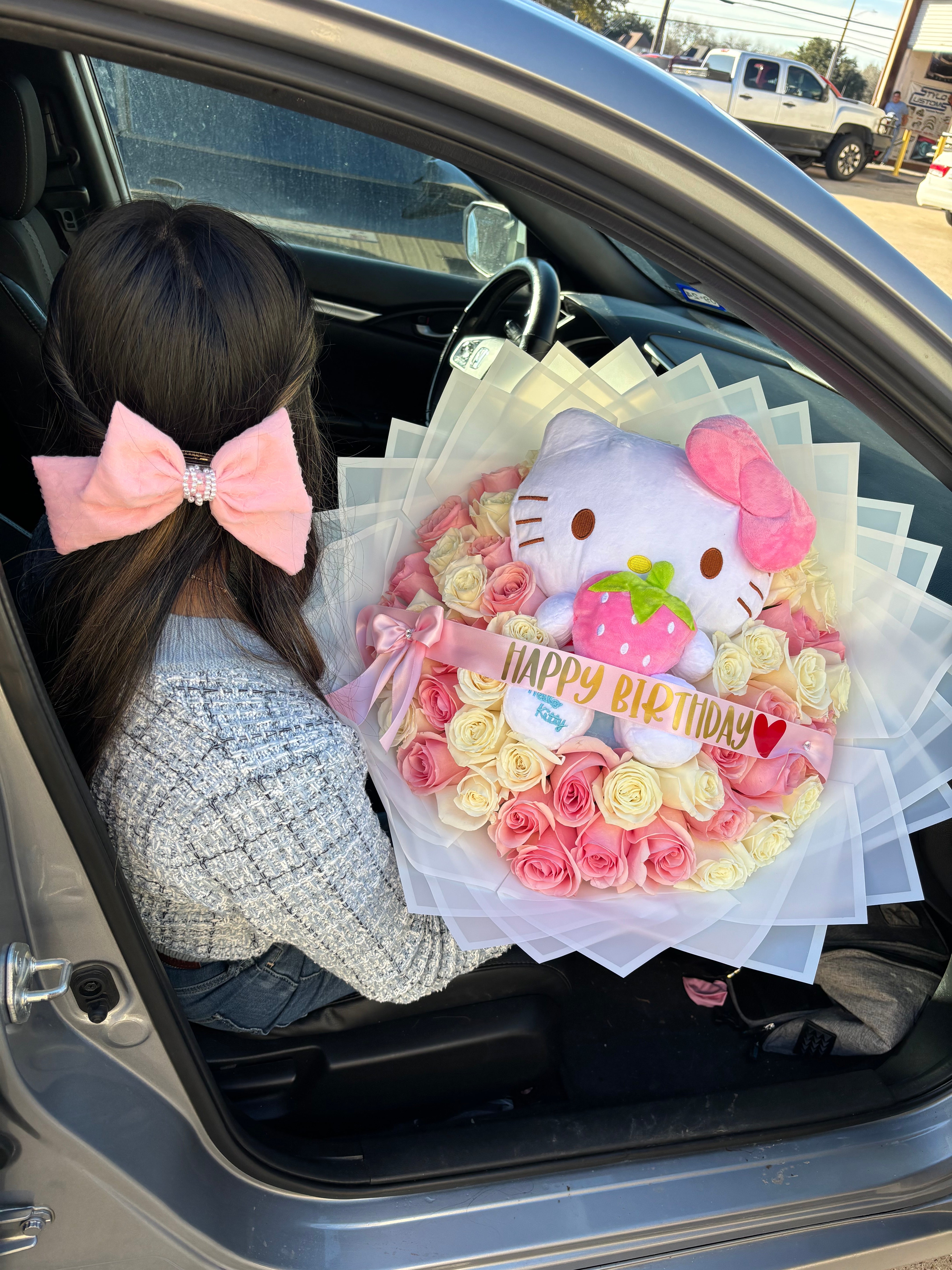 50 roses + Medium HK in the middle π