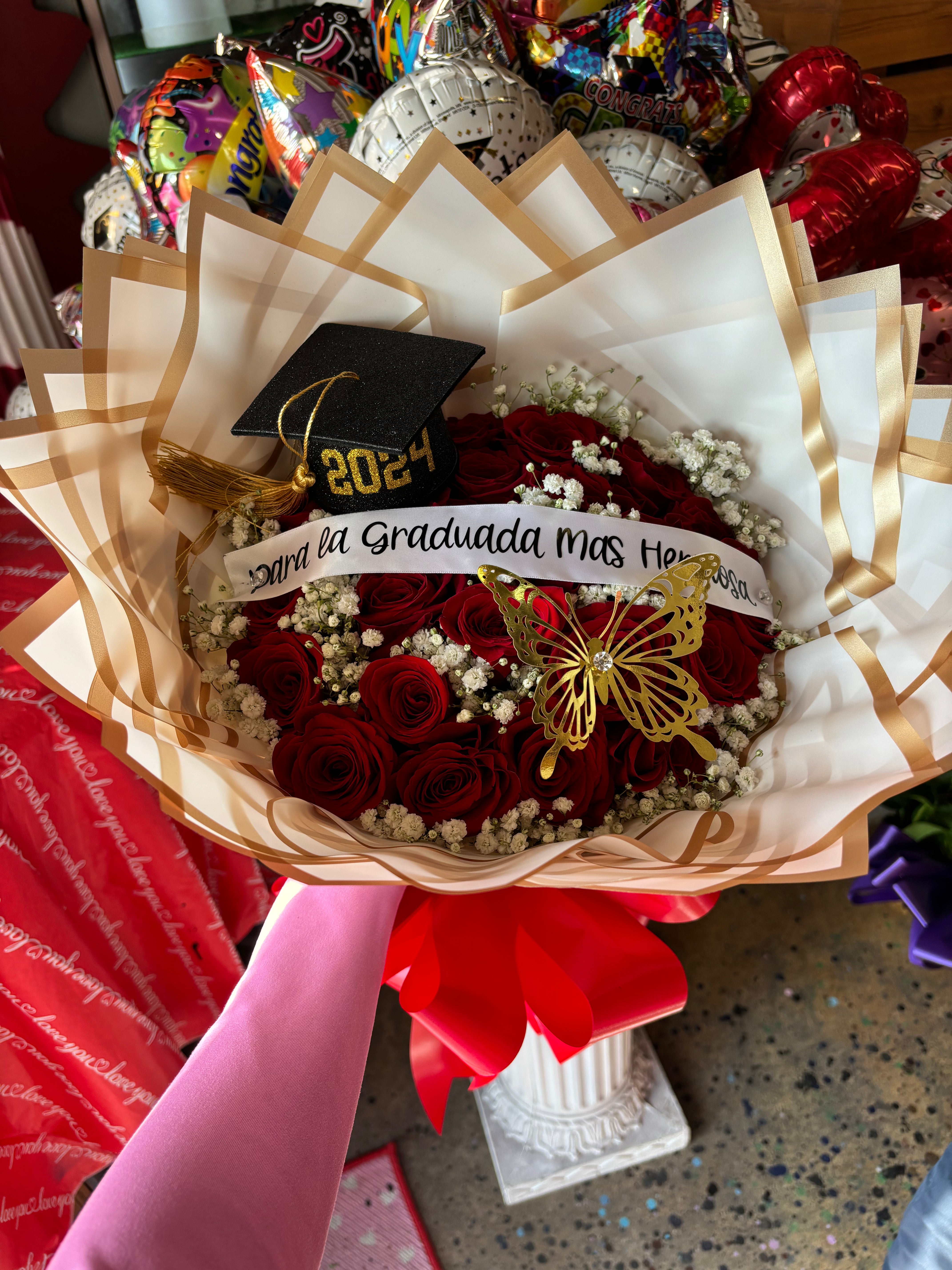 24 Red Rose + Touch babysbreath