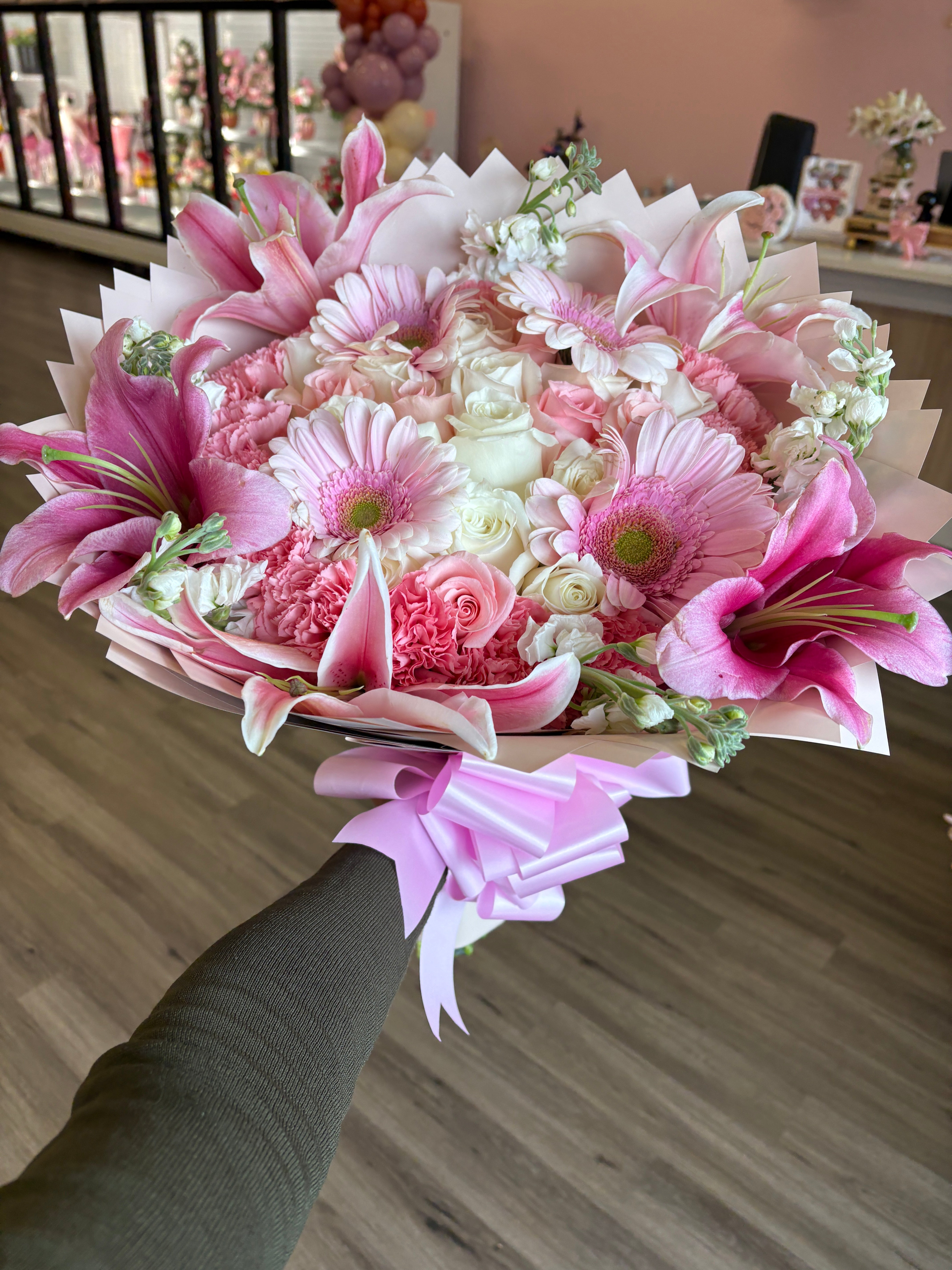 24ct Lily + Gerbera garden 🎀🌺🌸