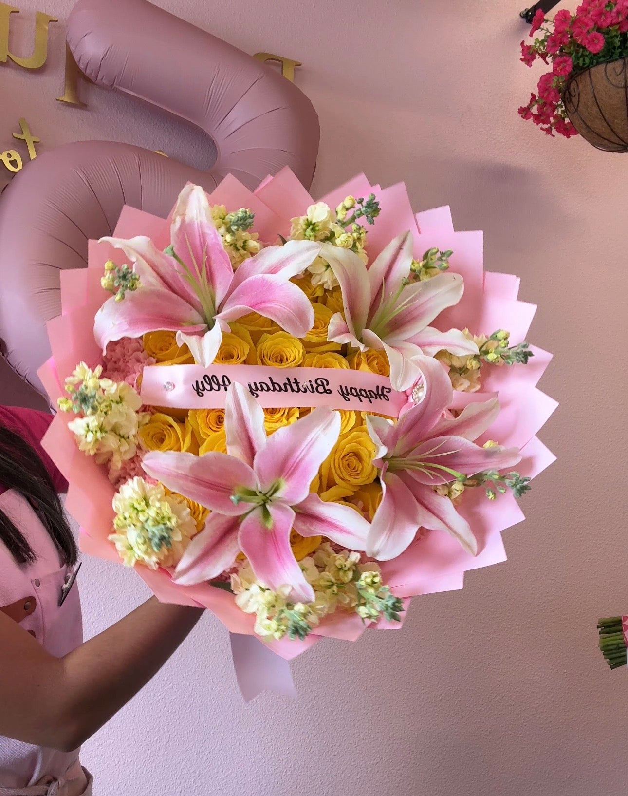 25ct yellow roses + lilies ๐