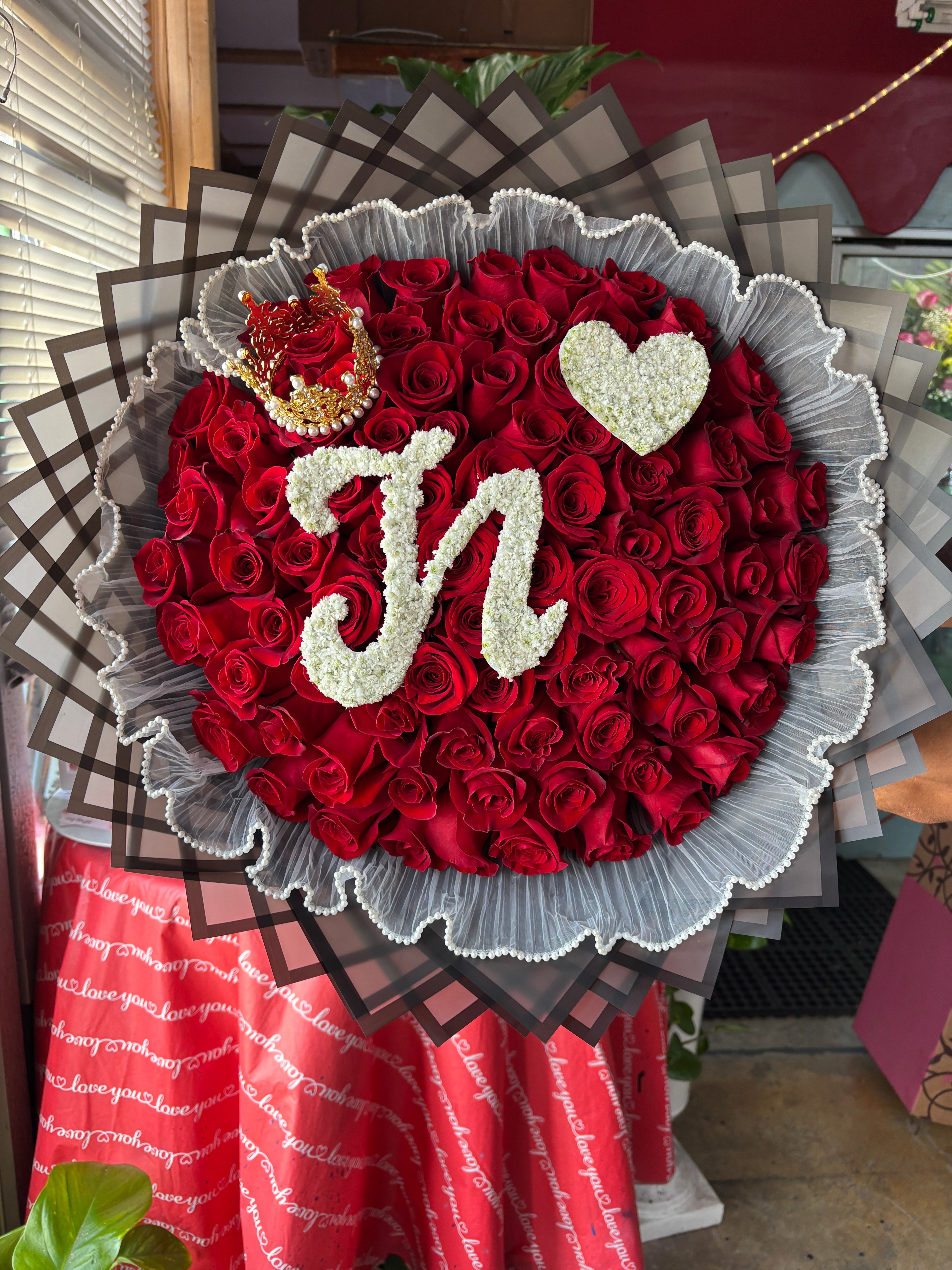 75 Red Ecuadorian roses + initial ❤️