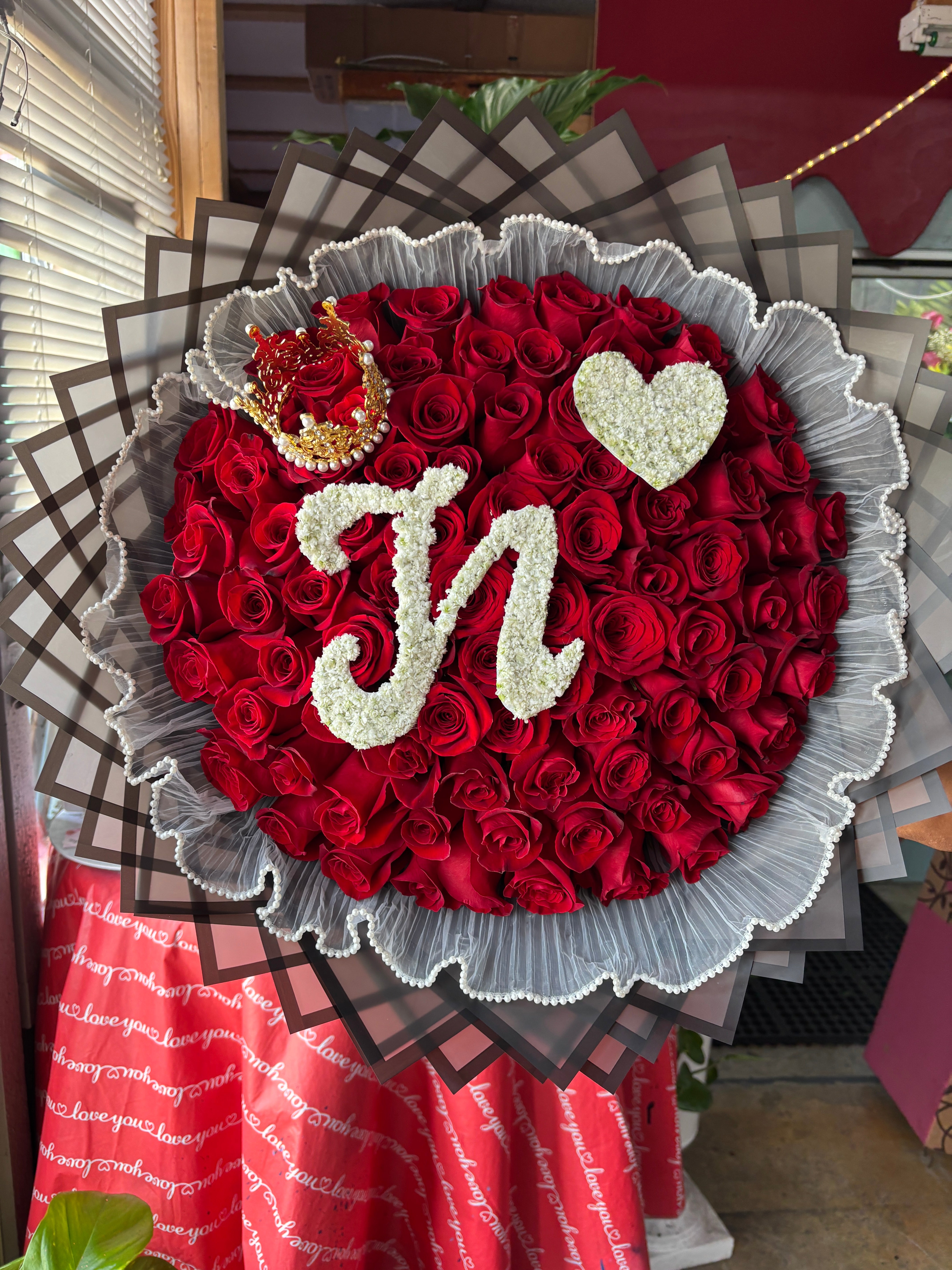 75 Red Ecuadorian roses + initial ❤️