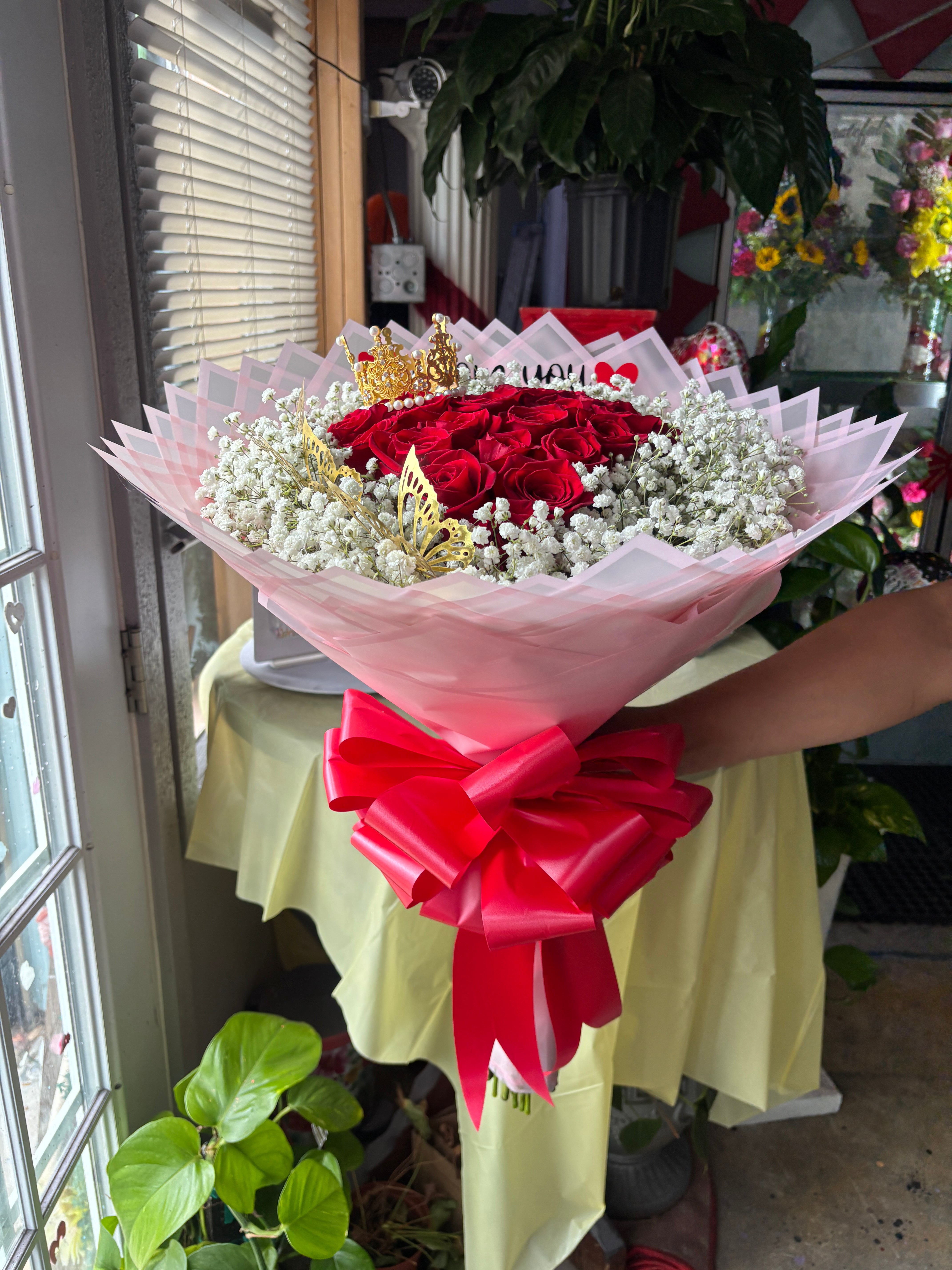 24 rose heart cloudy love