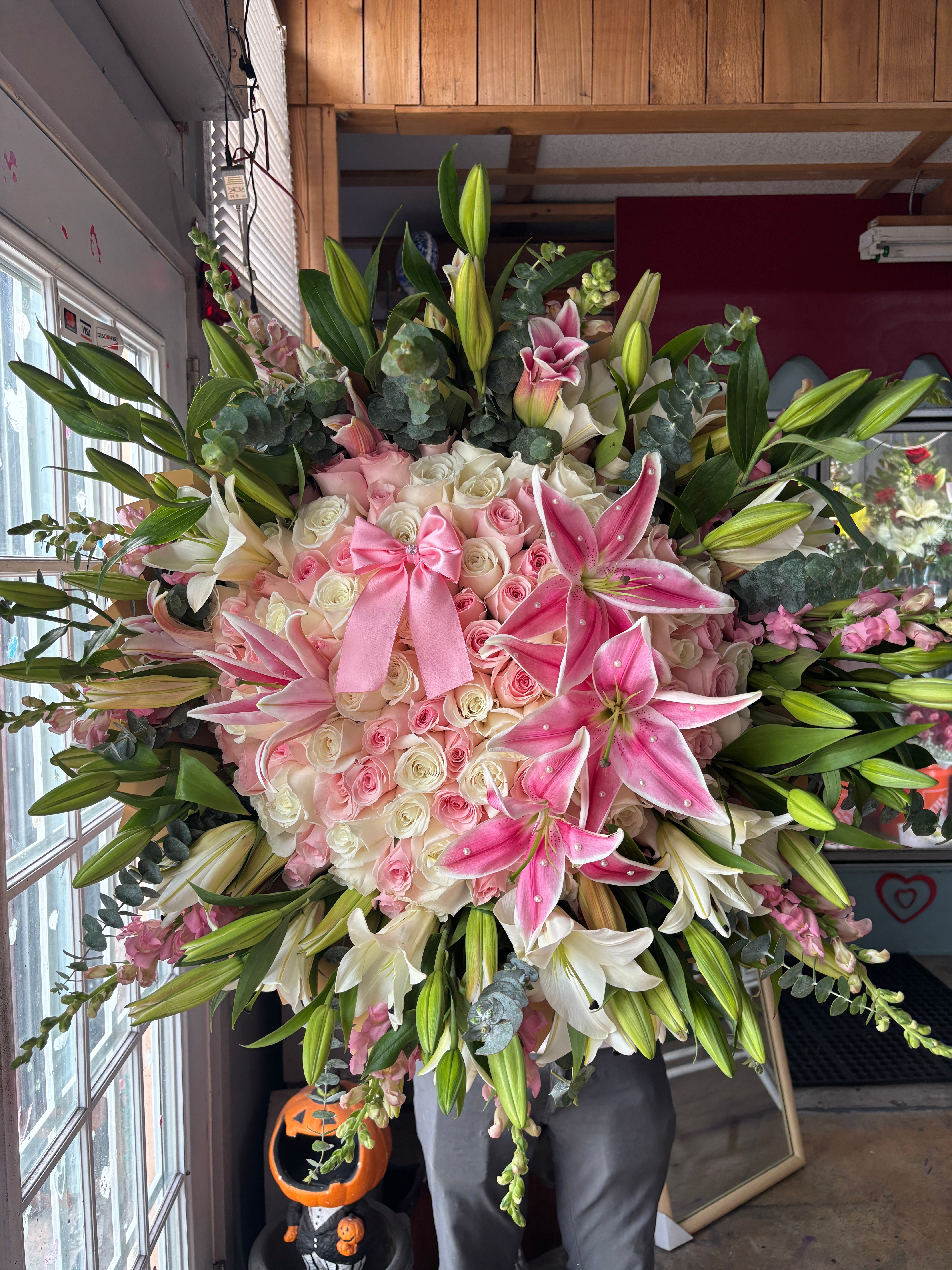 100 roses + Lily’s bouquet 🎀