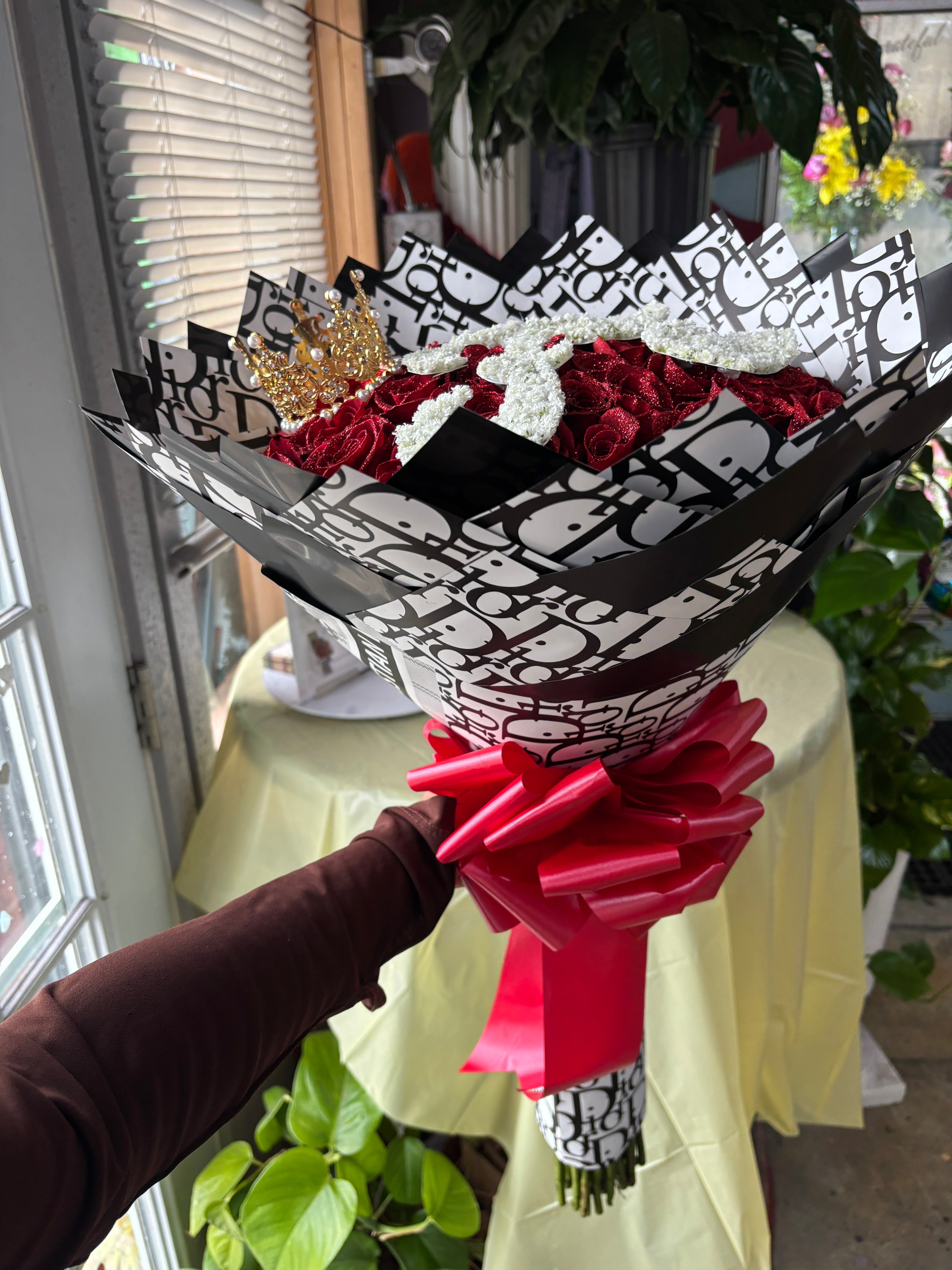 36 glittered roses with Initial of choice ❤️