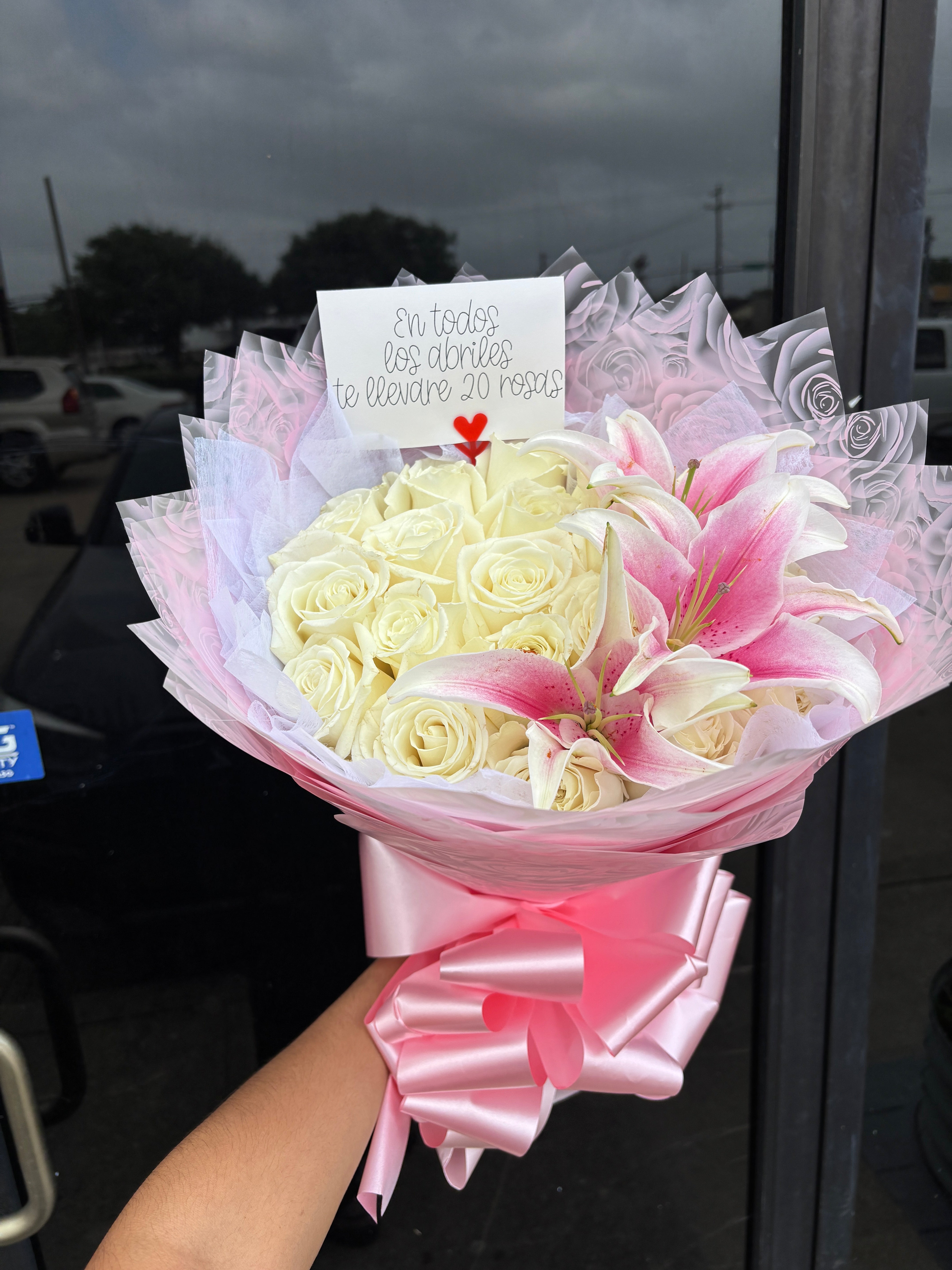 20 Roses + Lilyโs ๐ธ๐