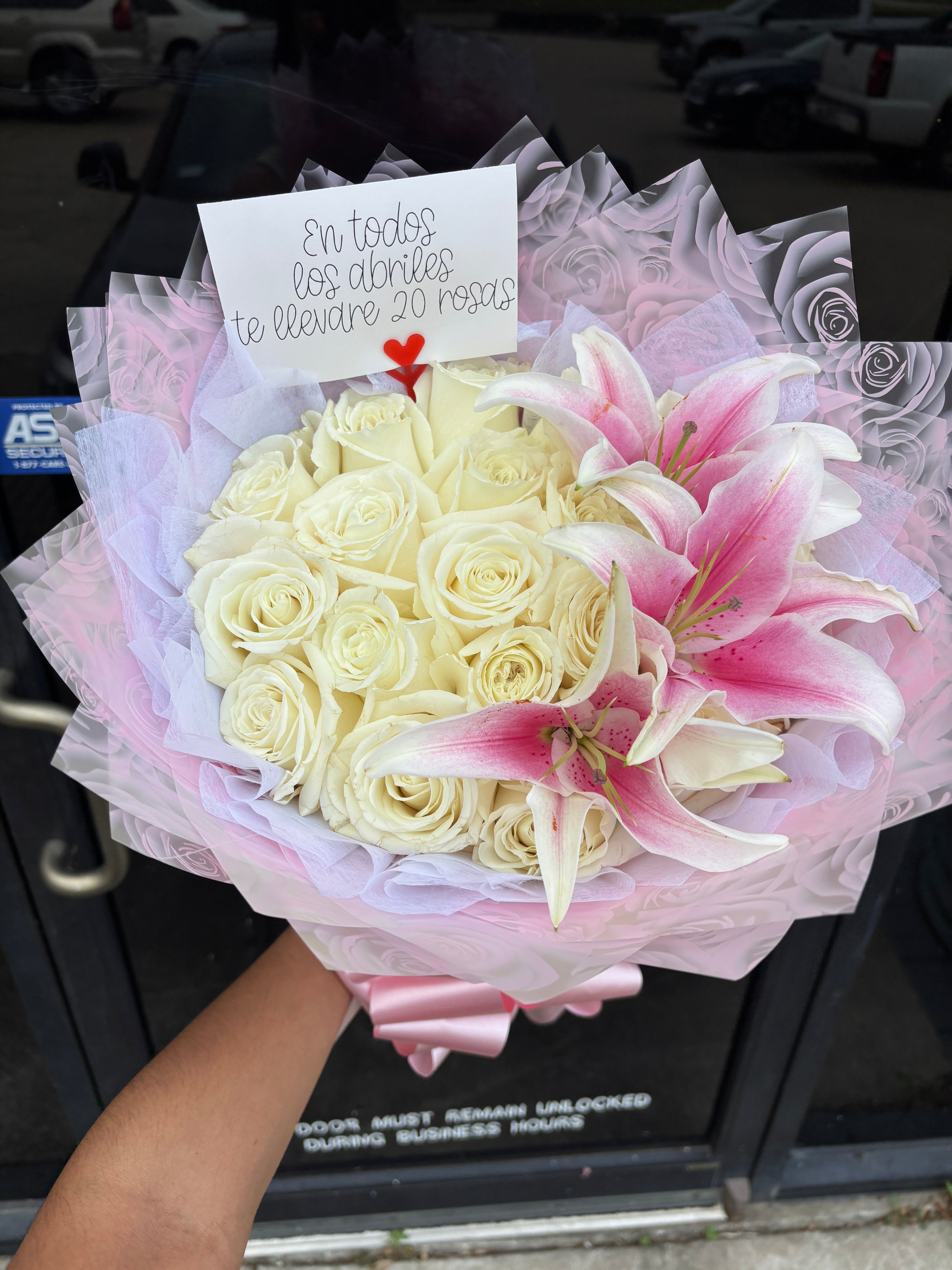 20 Roses + Lilyโs ๐ธ๐