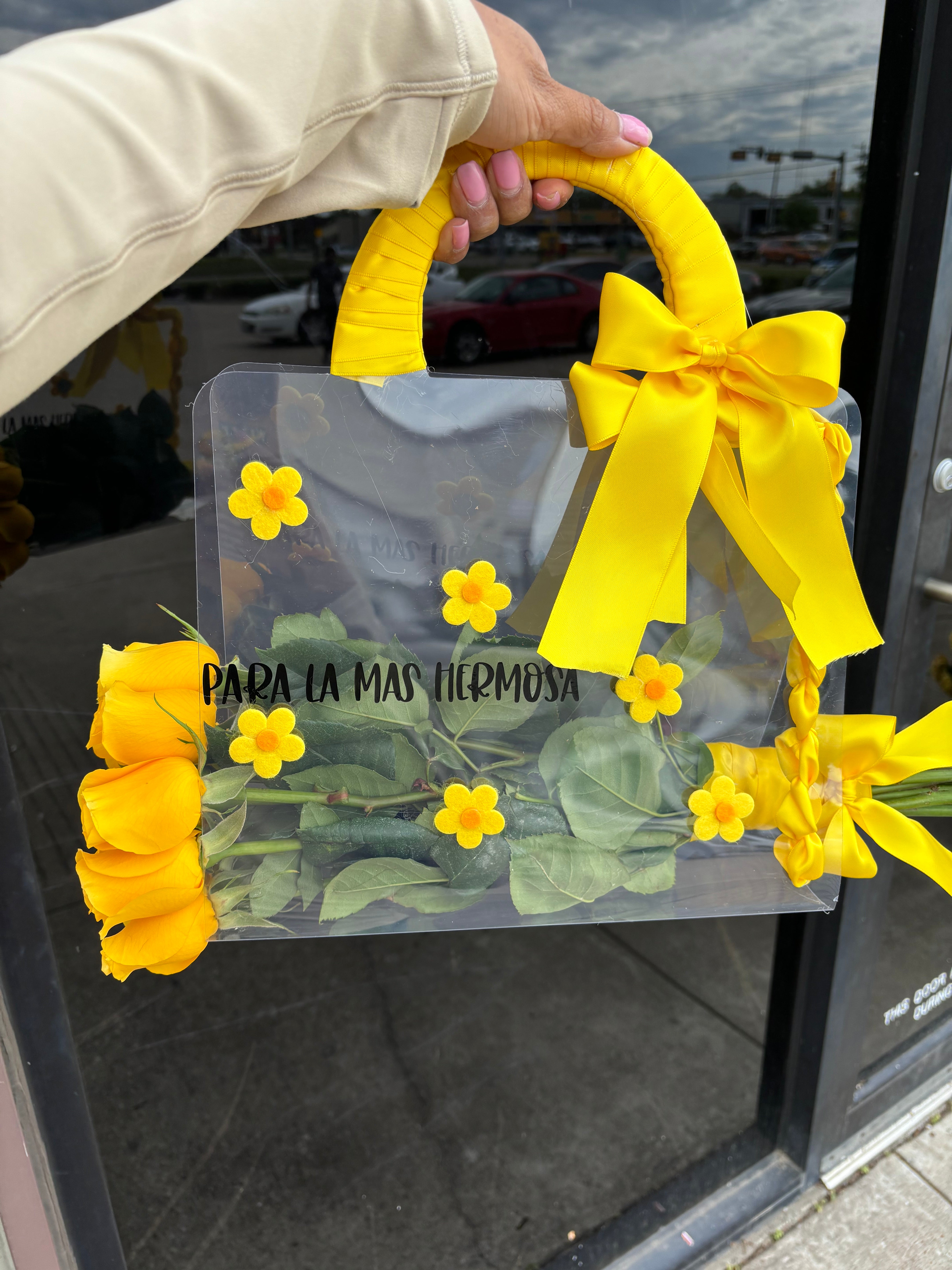 12 yellow rose Floral Purse💛+ Winnie the Pooh plush