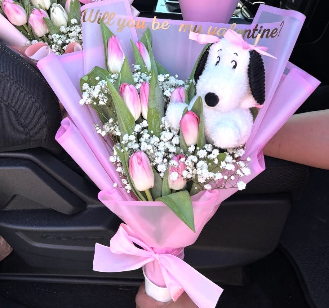 10 pink tulips + snoopy coquette 🎀