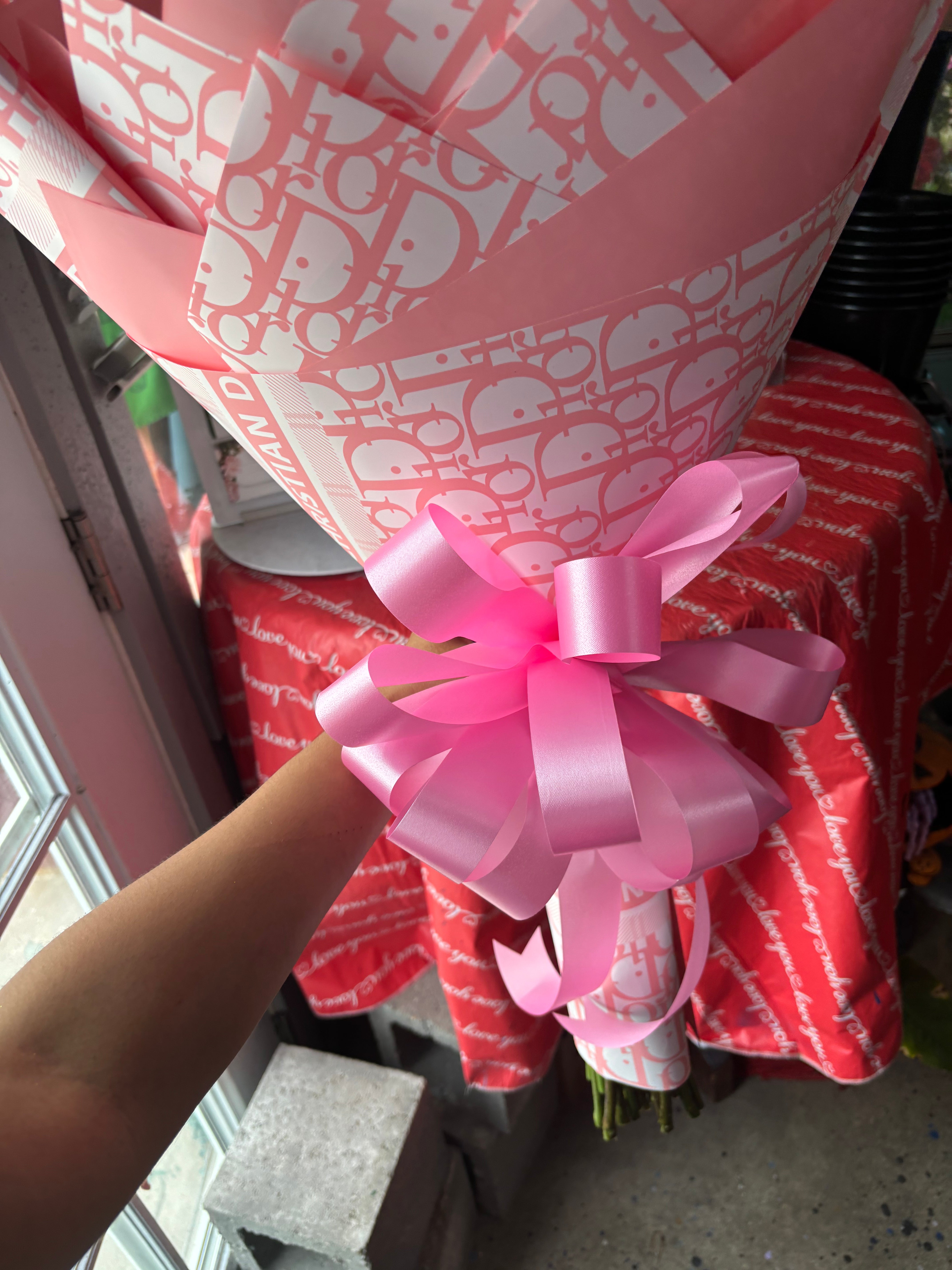 36 roses Hot pink & white ❤️