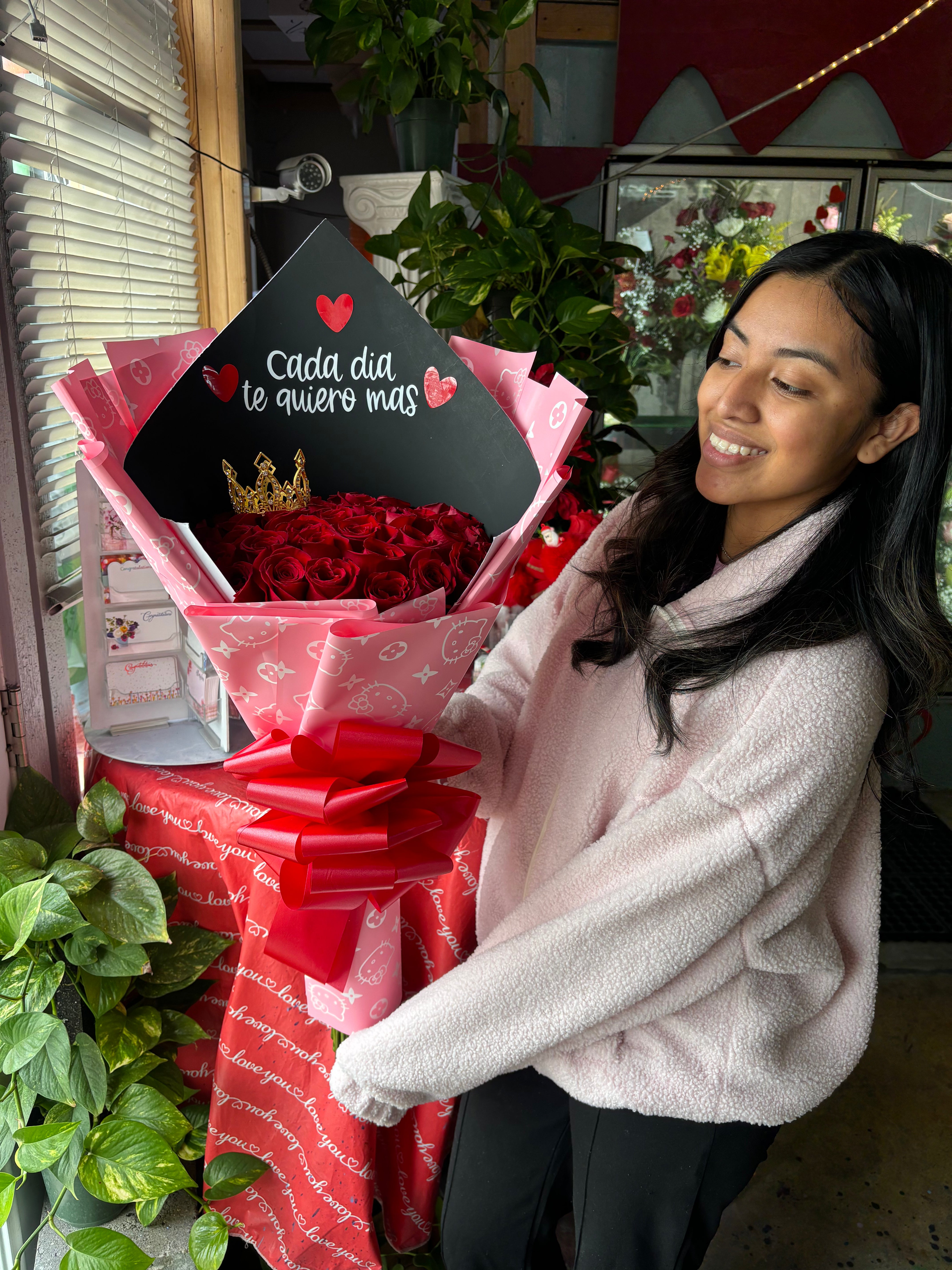 36 rose princess Glazed with mini crown❤️