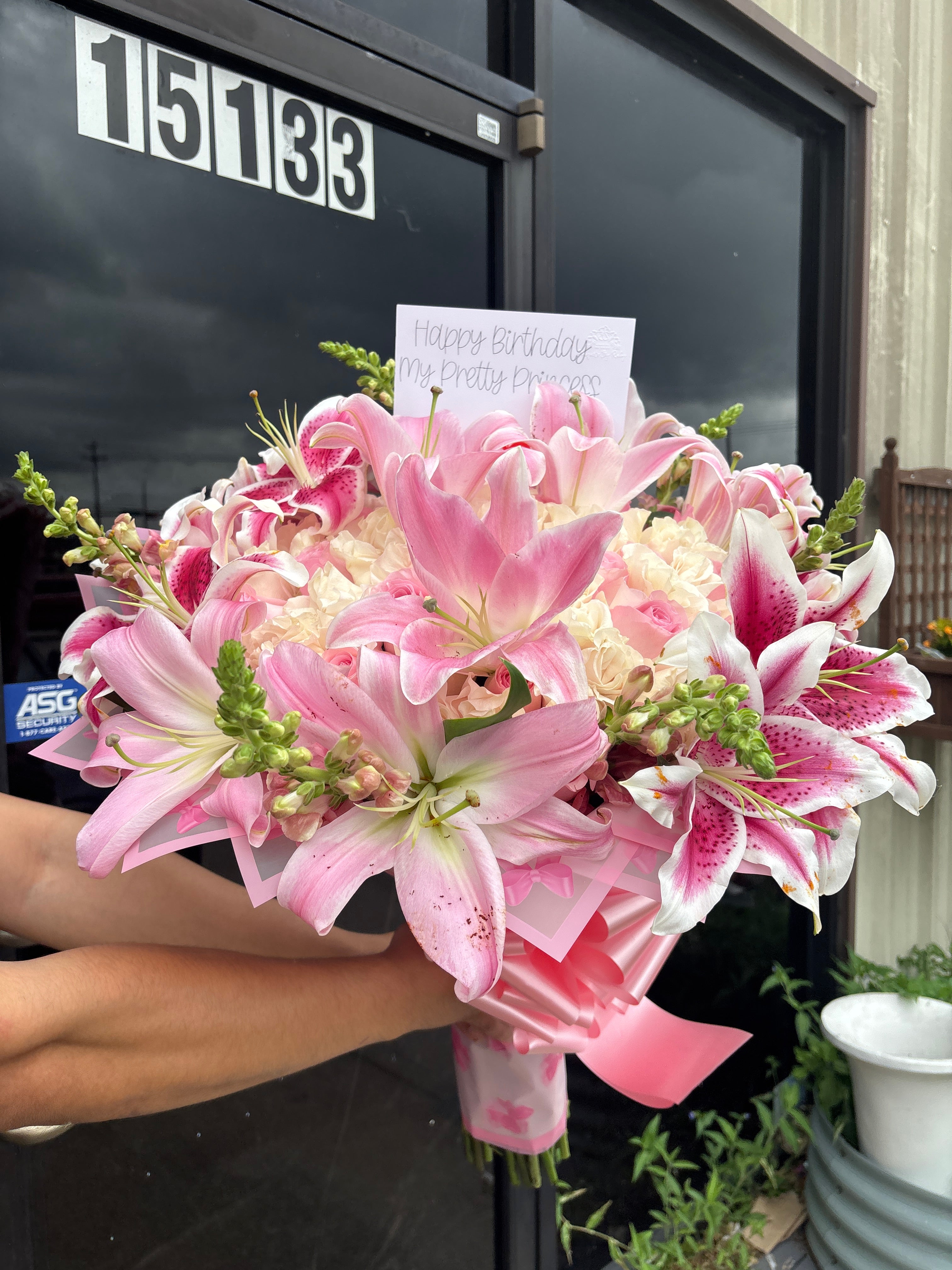 50 roses + lily rim 🎀