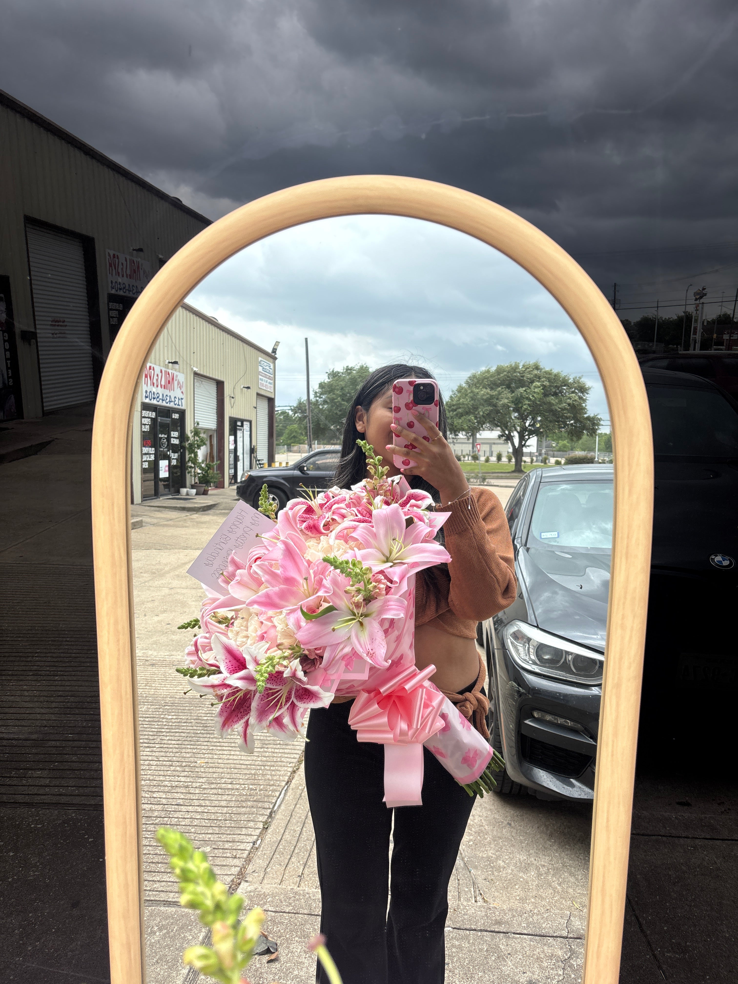 50 roses + lily rim 🎀