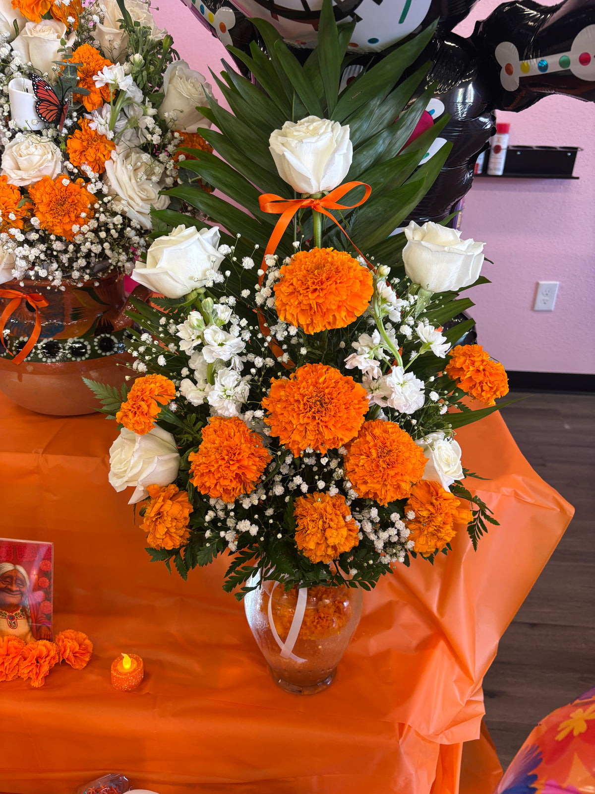 The cempasuchil guiding vase 🧡