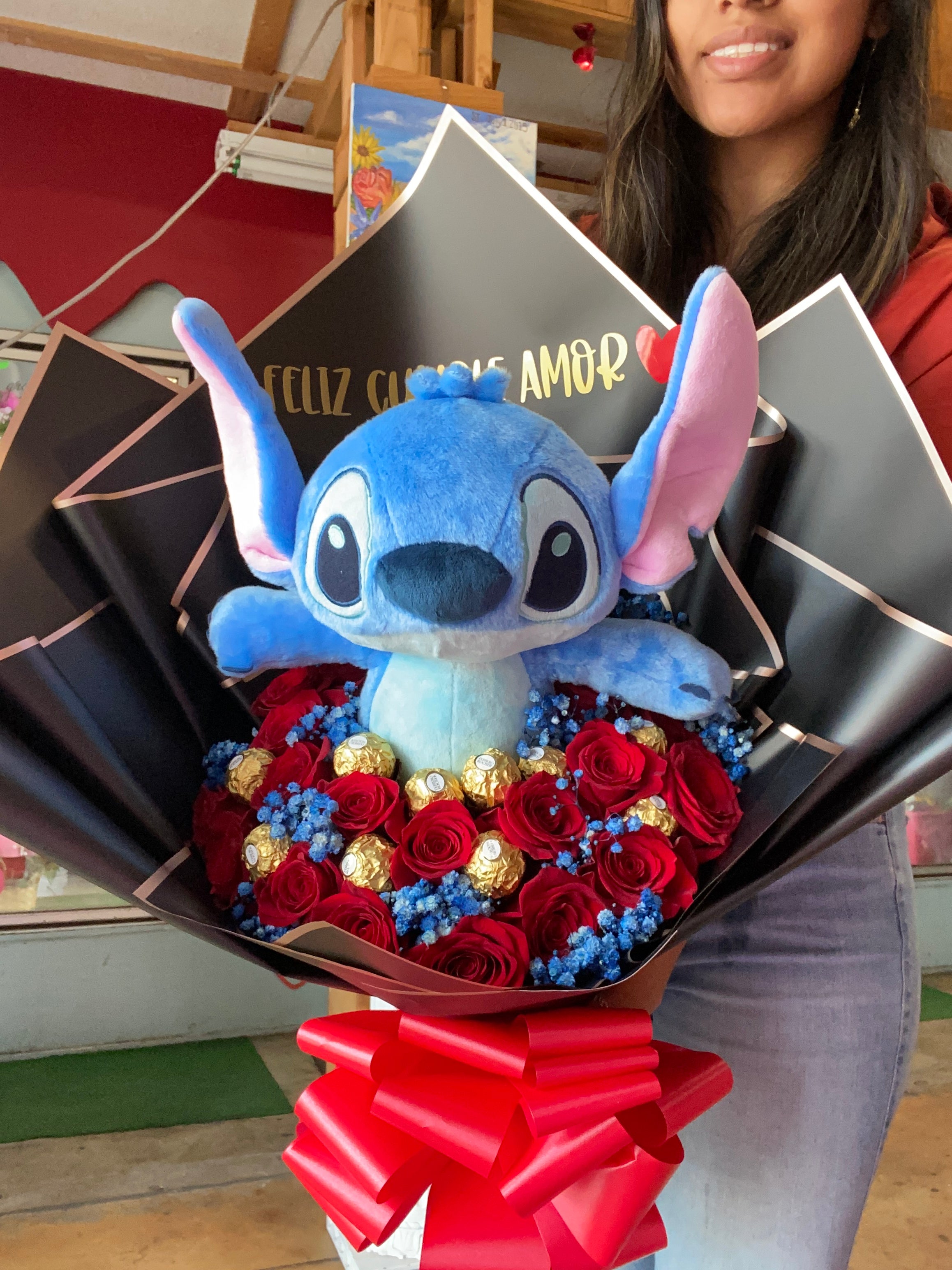 24 roses + stitch plush + blue babysbreath 💙