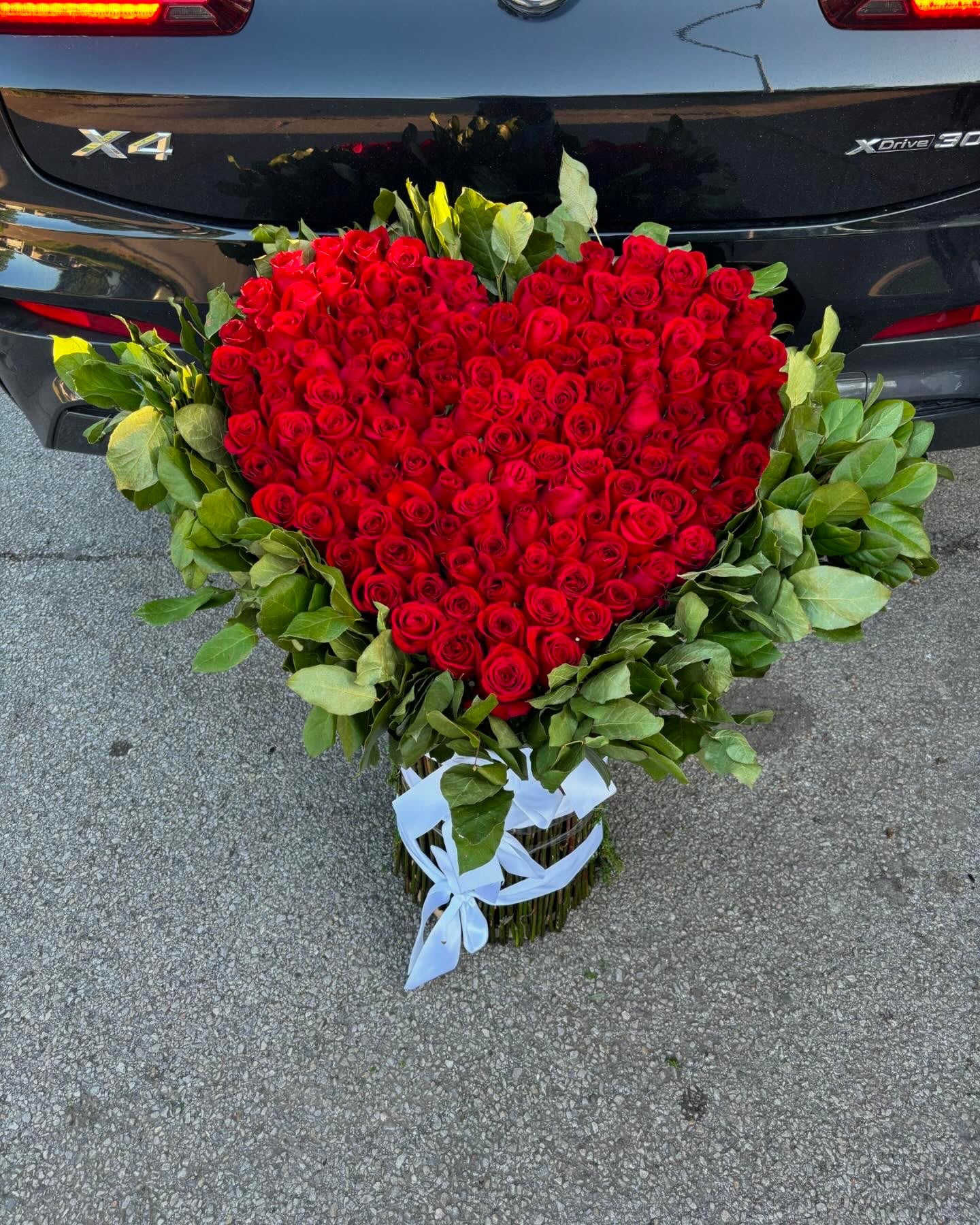 150 rose Standing heart Bouquet ❤️ 3-5 advance