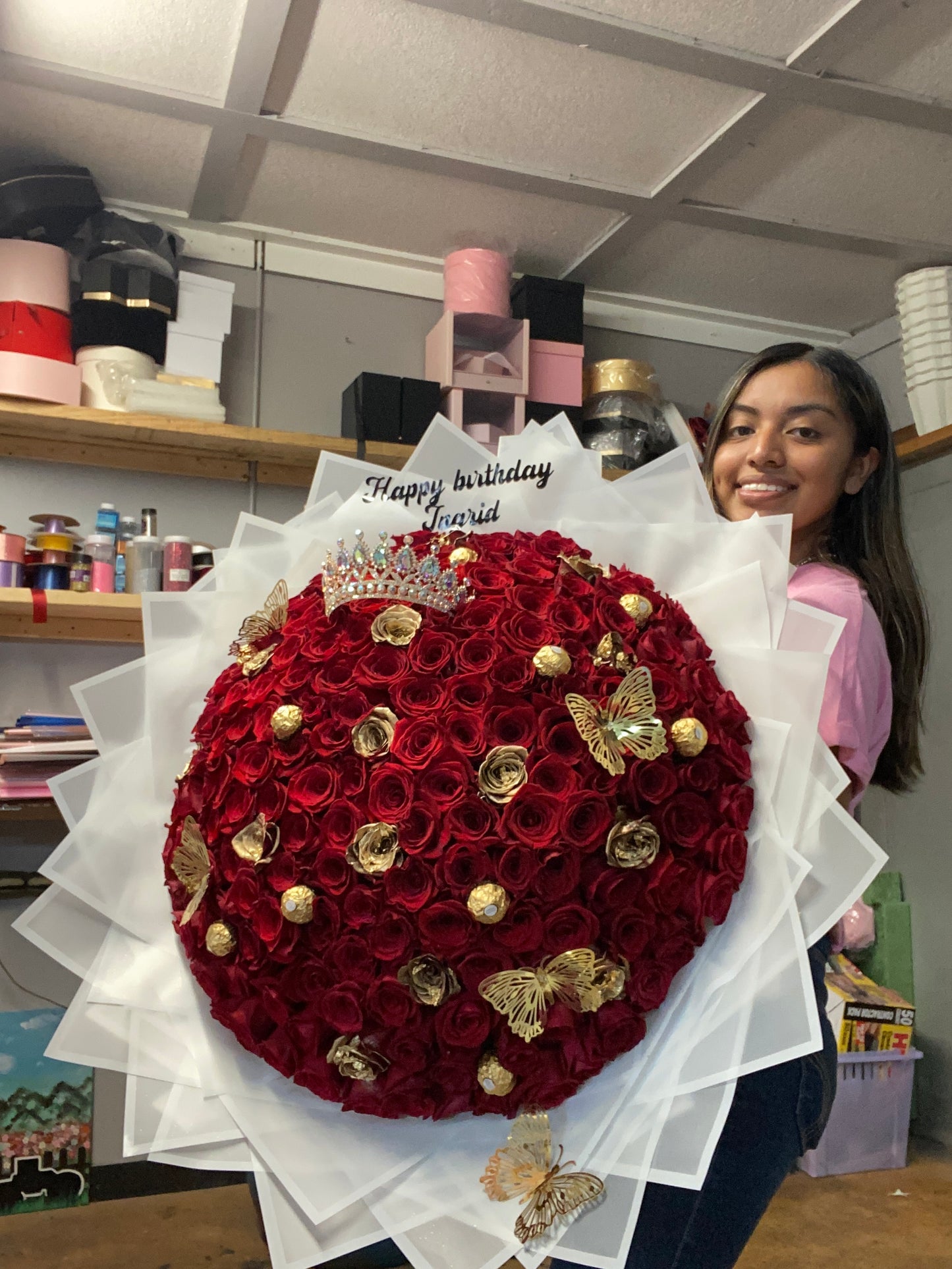 200 Roses(DM TO ORDER THIS BOUQUET) ‼️