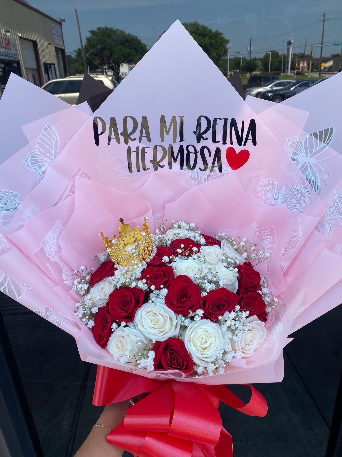 24 Red and White Lux with crown ❤️