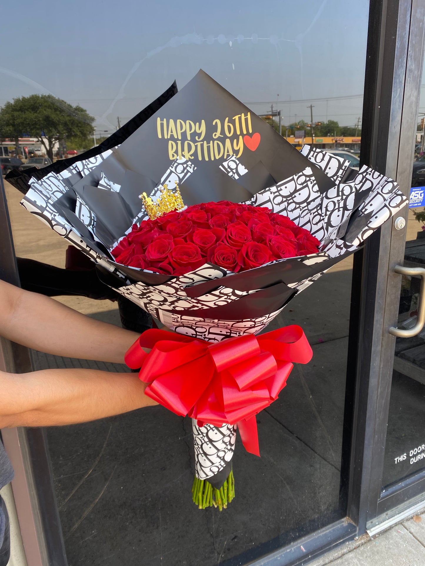 50 red classic roses with mini crown ❤️