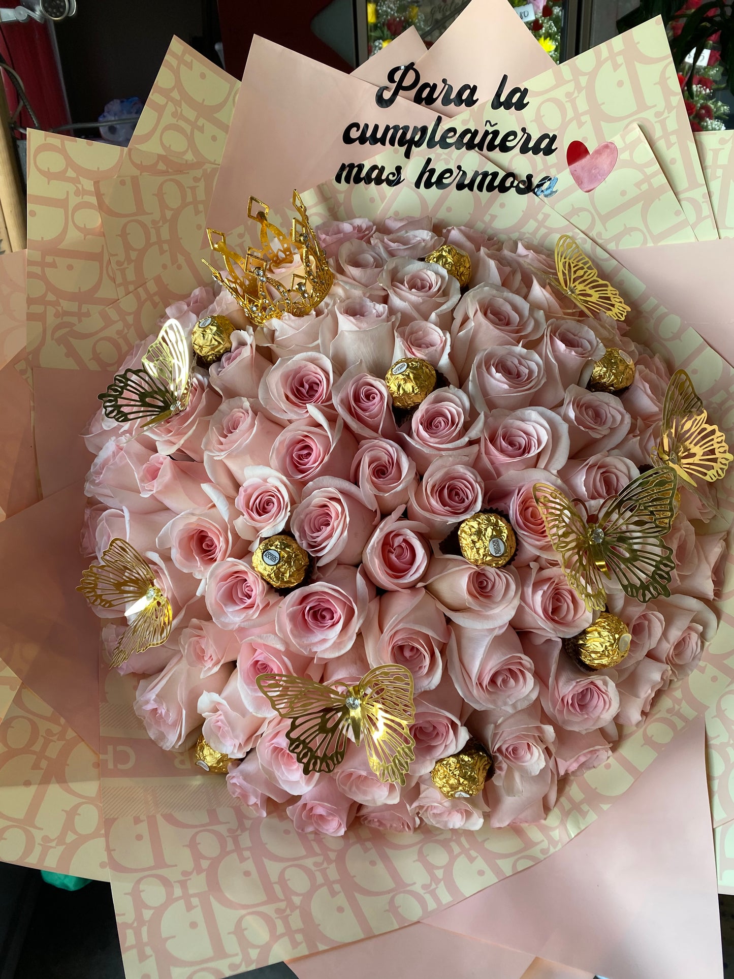 75 Pink Rose Deluxe with chocolate 🍫