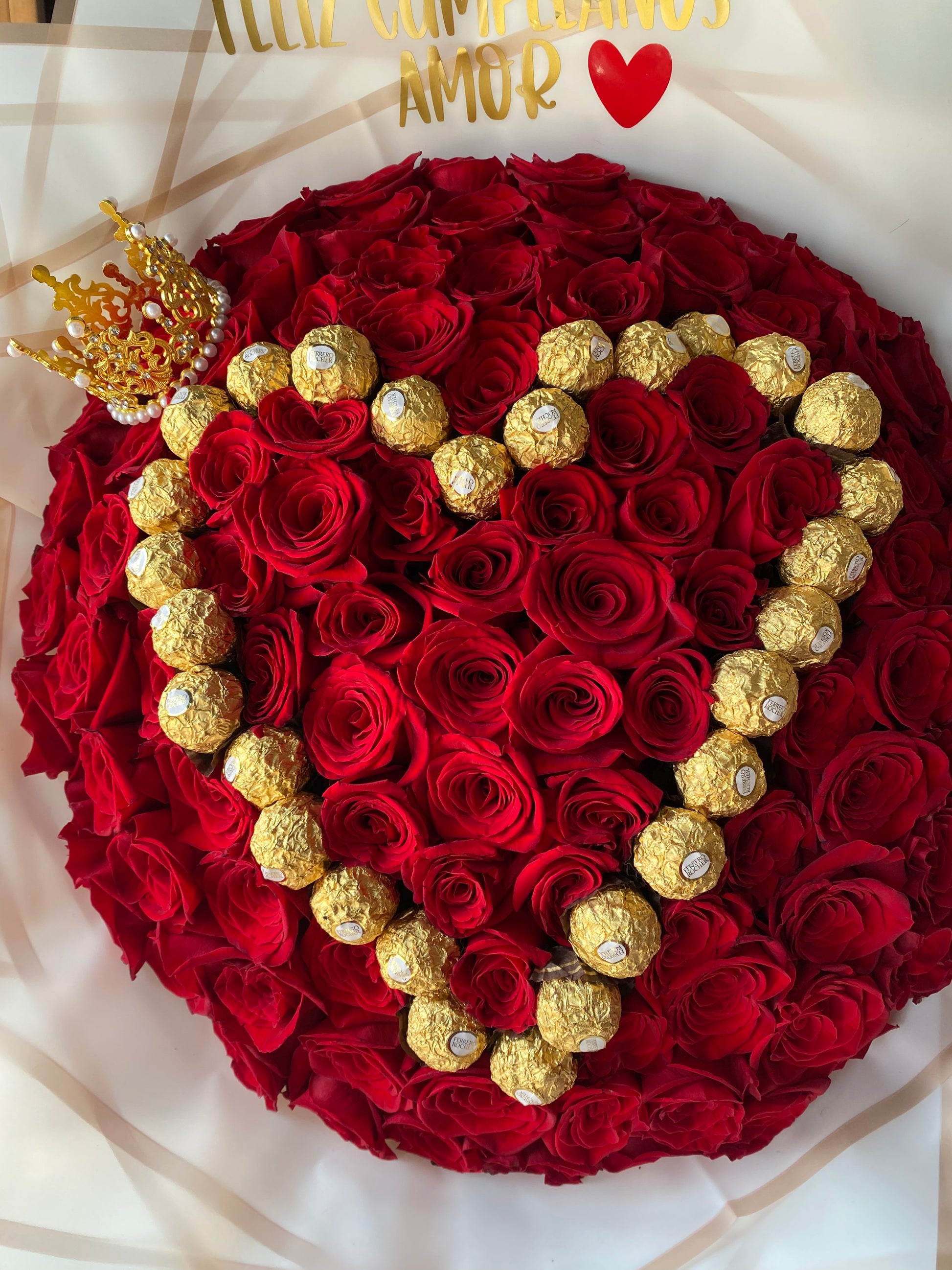 Princess 100 Red Rose + Chocolate Heart ️ – bouquetsbyrubyhtx