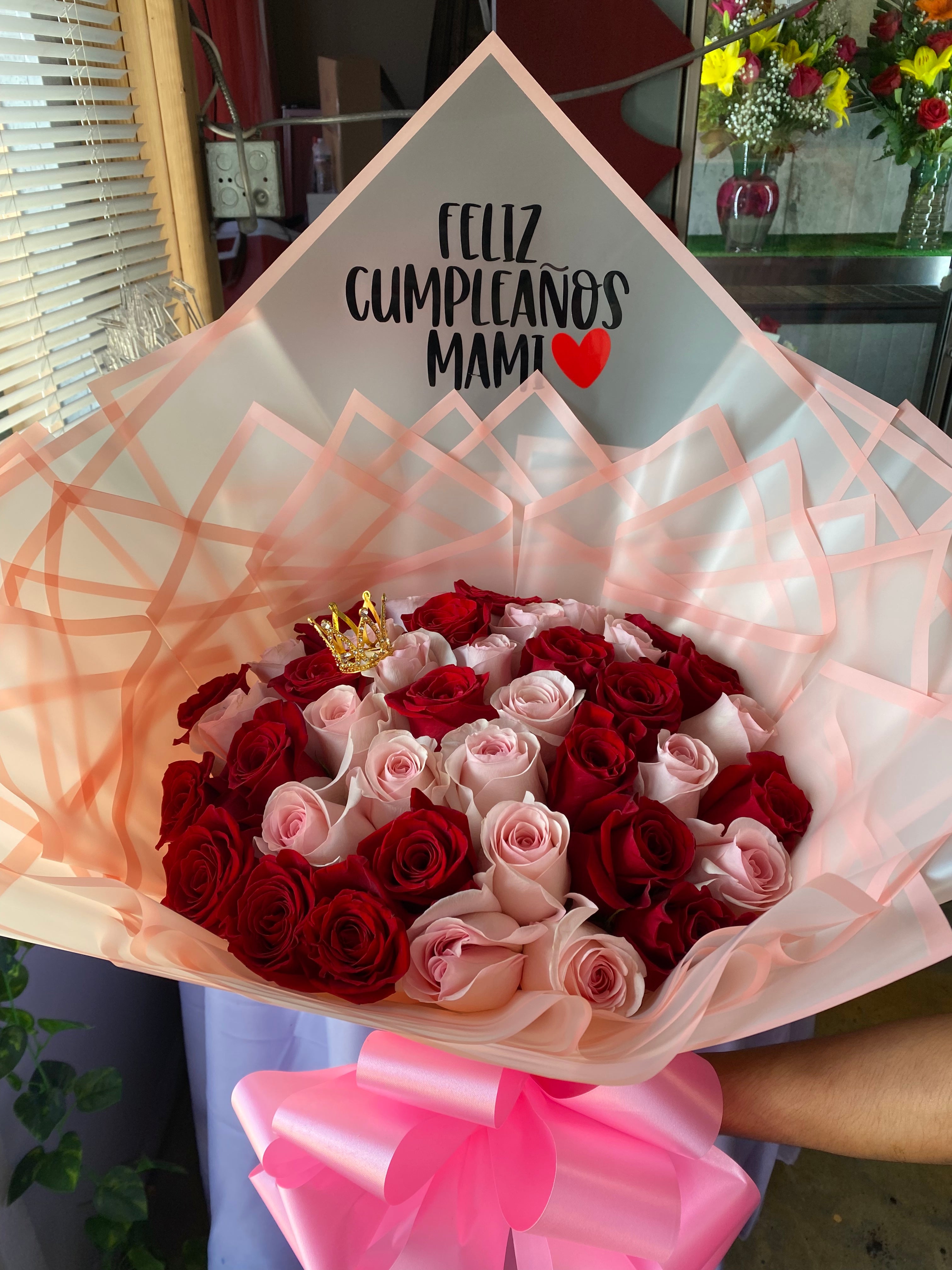 36 pink and red roses 💖
