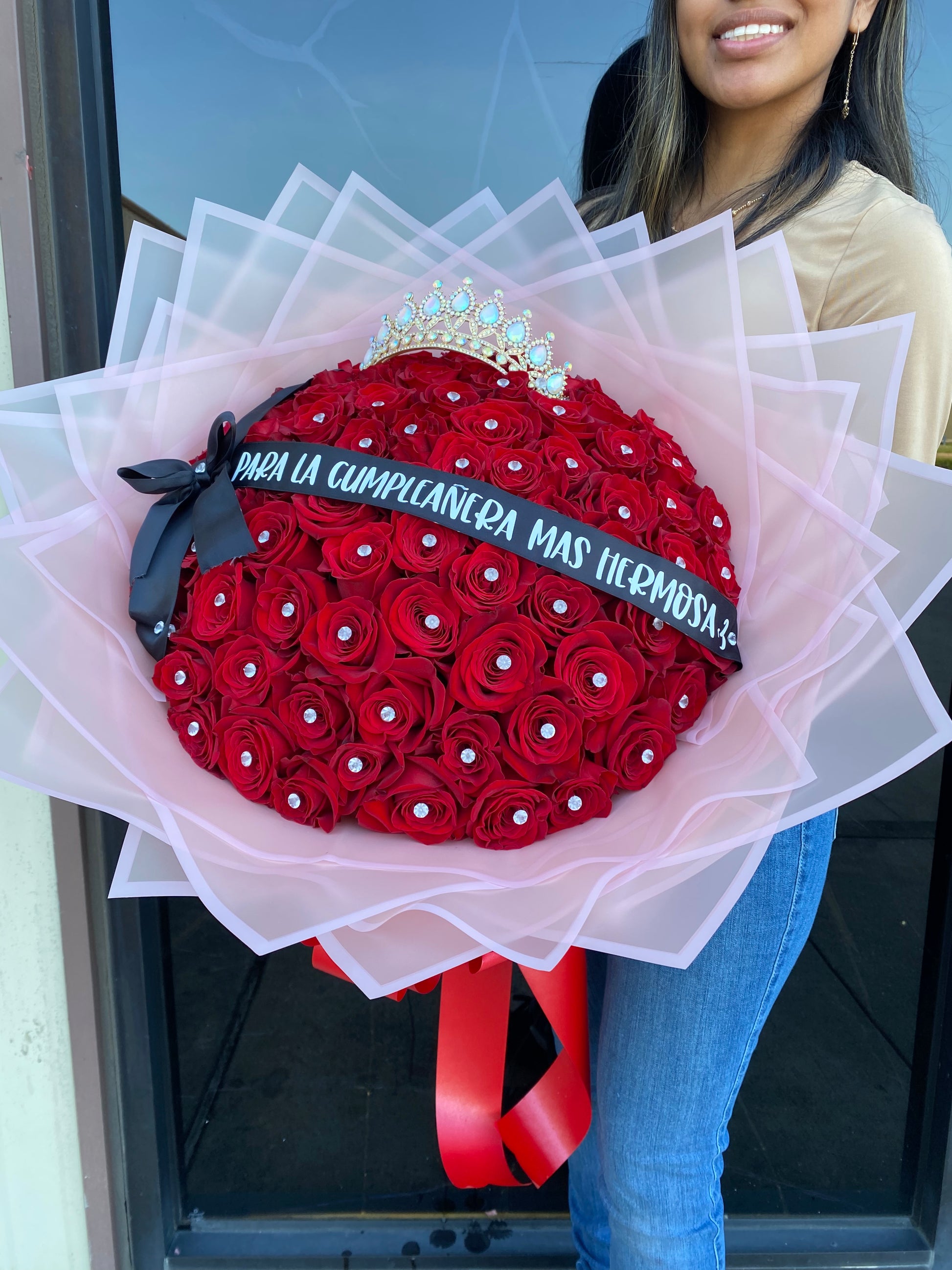 75 RED Rose Ramo BUCHON Queen Ribbon wording ️ – bouquetsbyrubyhtx