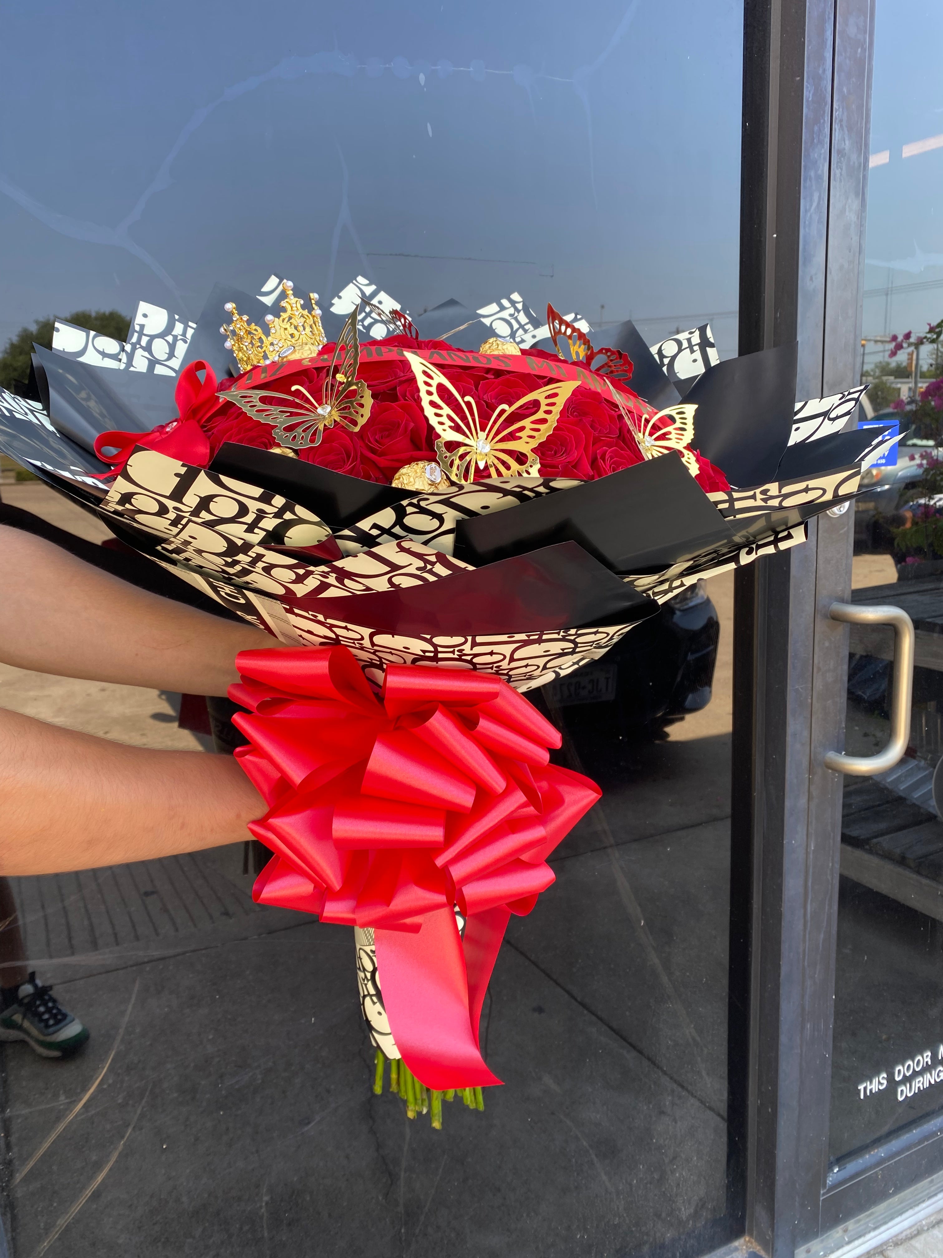 50 Rose princess deluxe bouquet