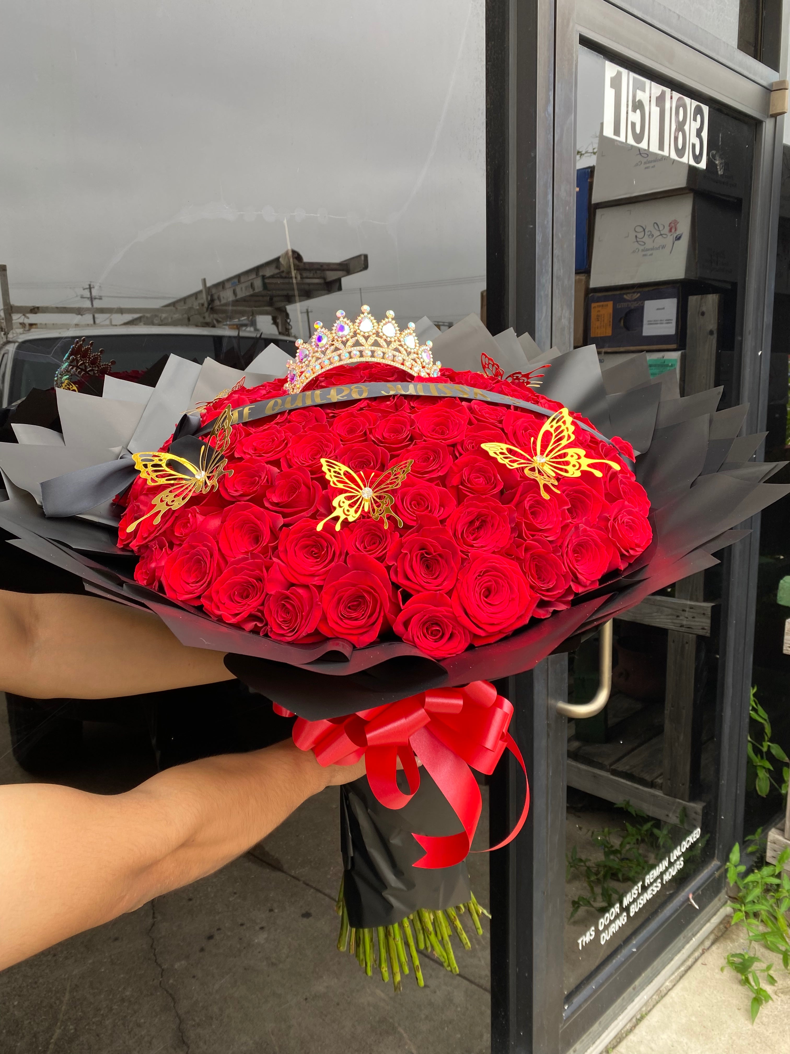 100 roses for my princess❤️
