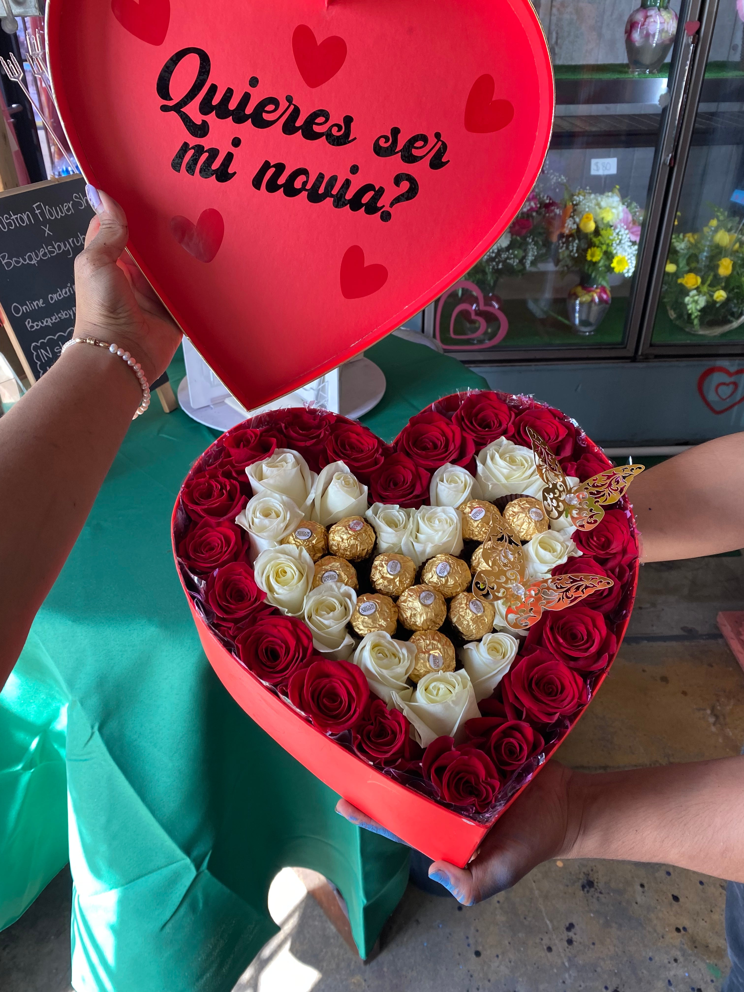Sweet love large heart box❤️🍫