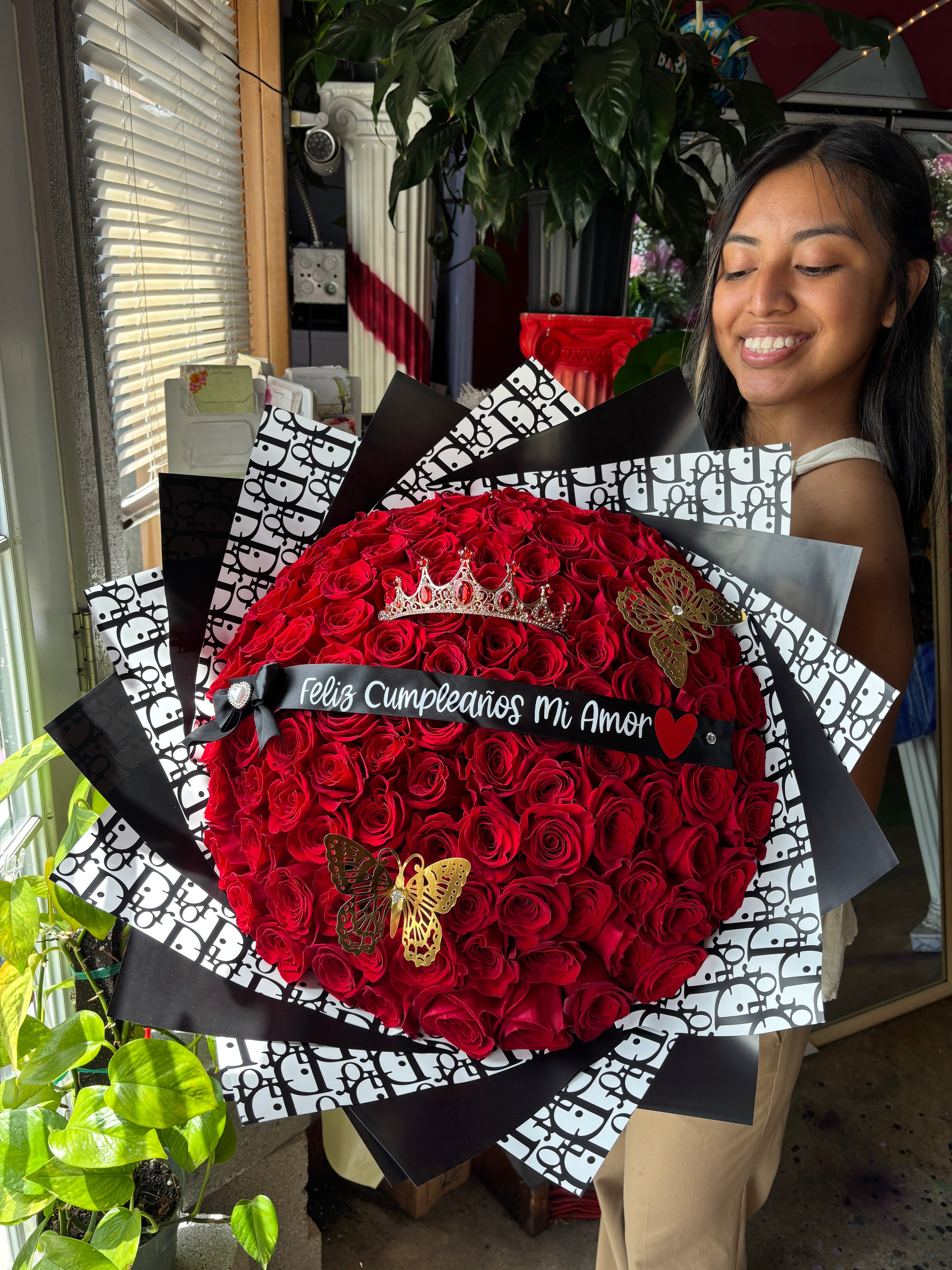 100 spiral love roses for My Queen❤️✨