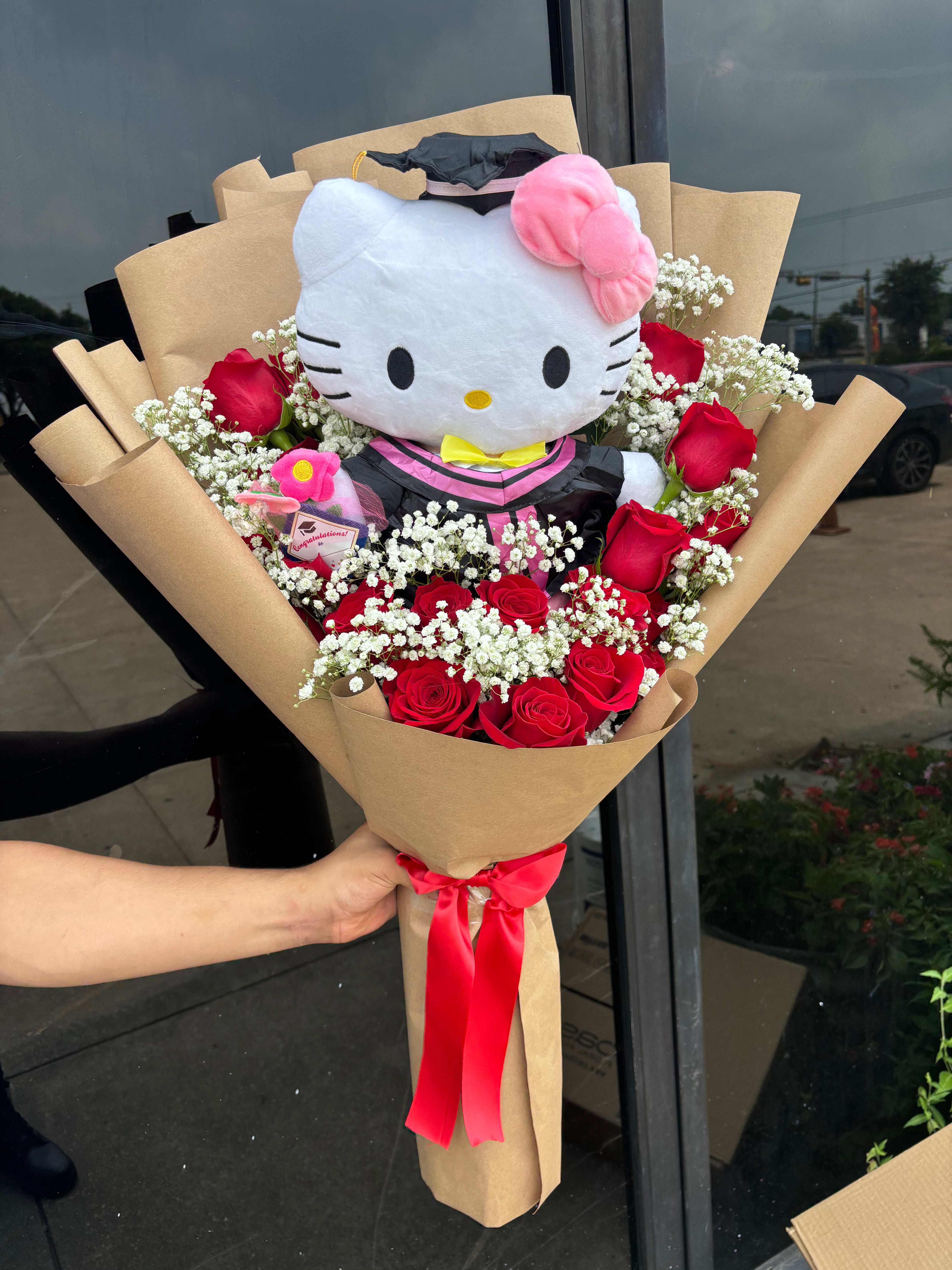 Aesthetic Flat 24 rose + Large Grad Plushy🎓