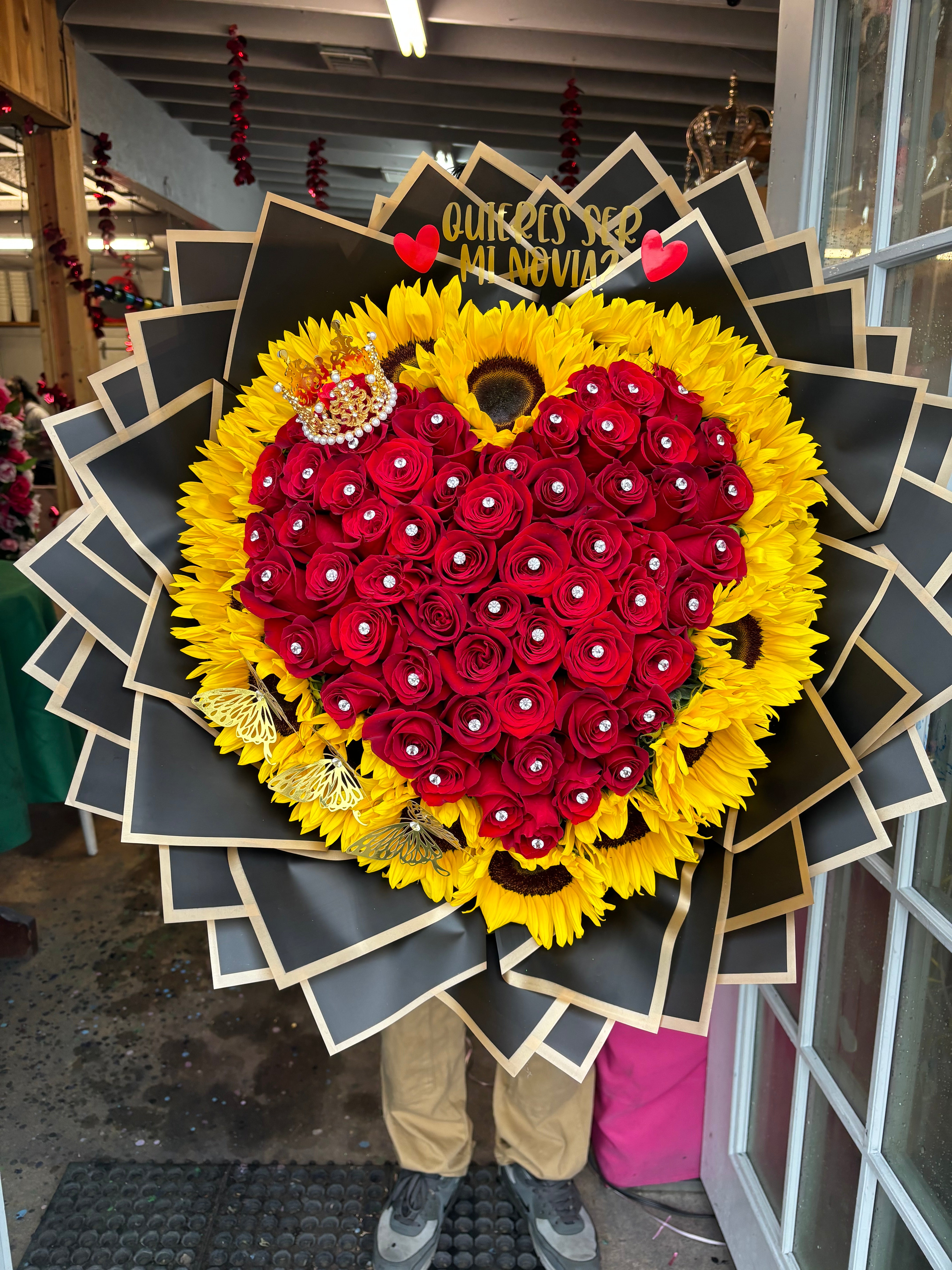 50 rose + sunflowersHeart Shape Deluxe