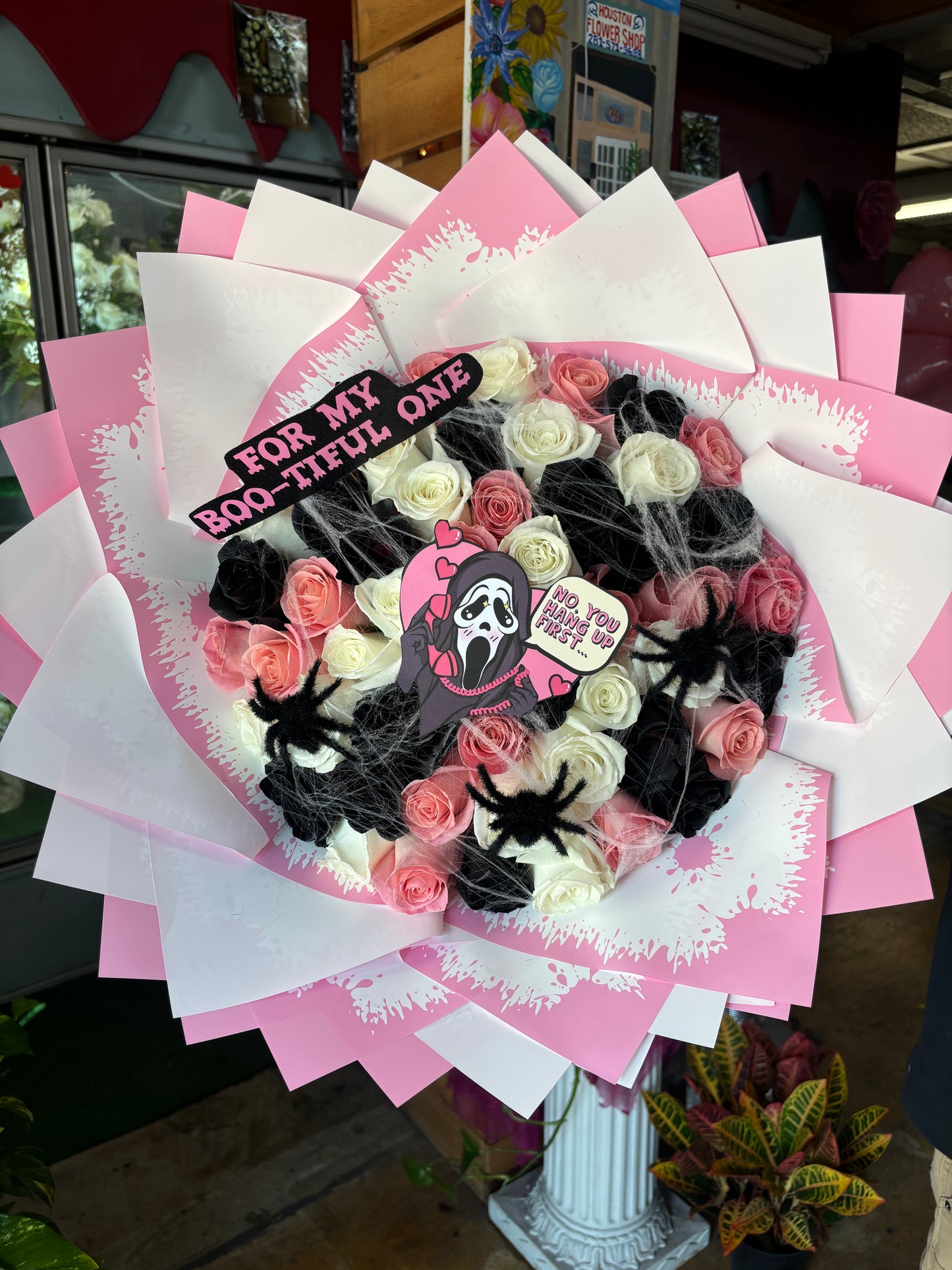 No you hang up 50 rose bouquet 🔪💞