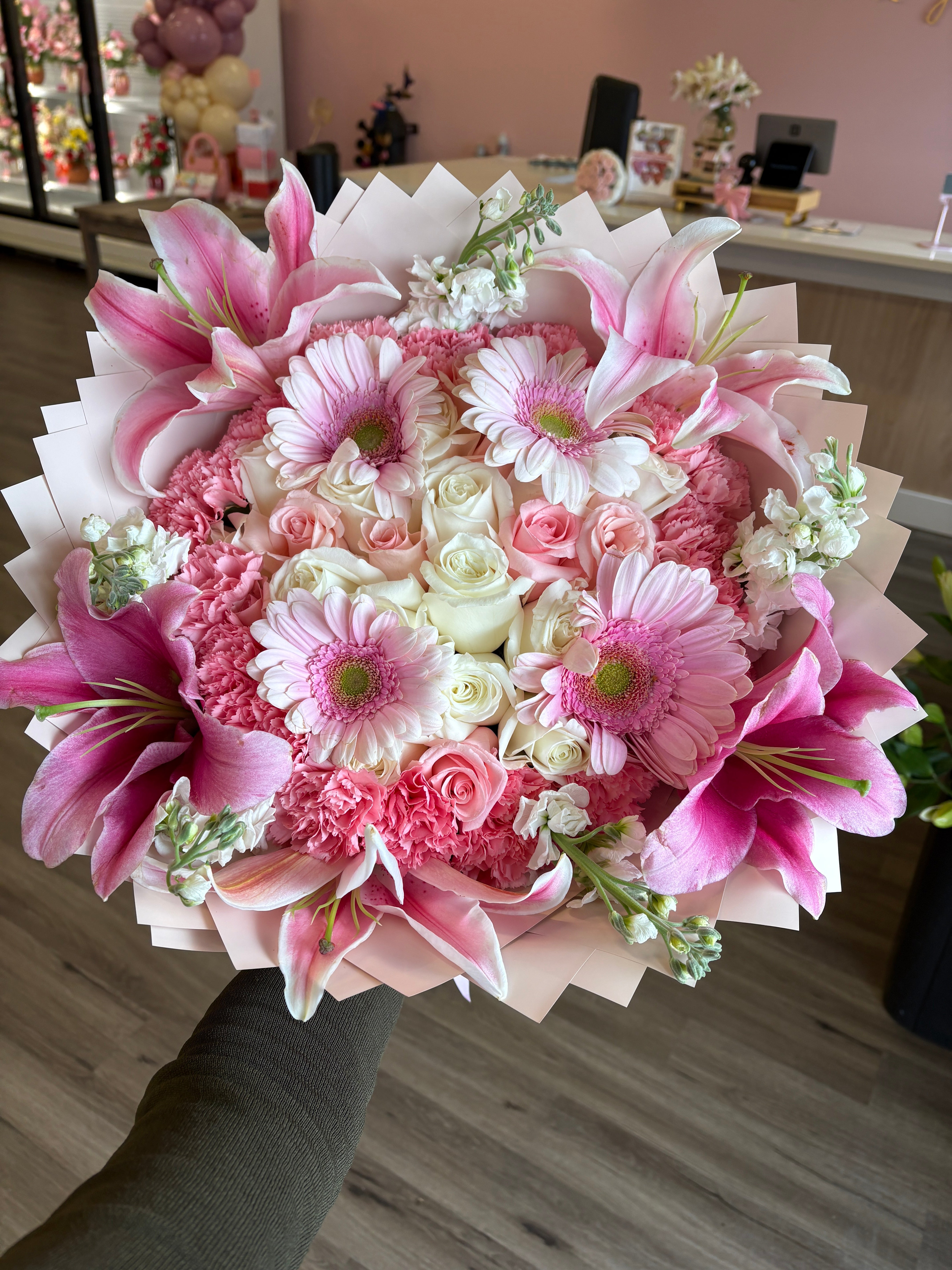 24ct Lily + Gerbera garden 🎀🌺🌸