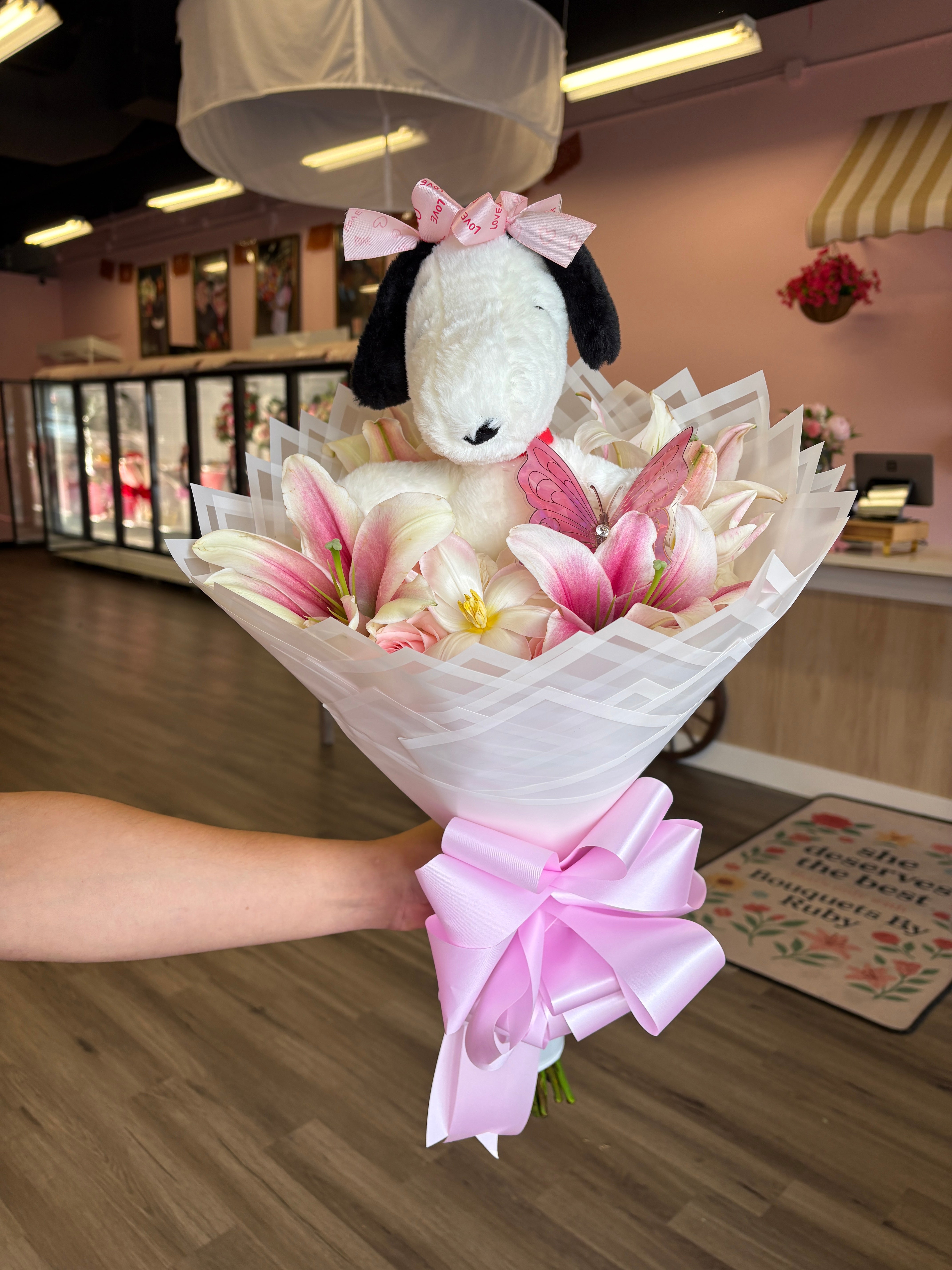 Snoopy in lilies&roses&tulips 🌺🎀