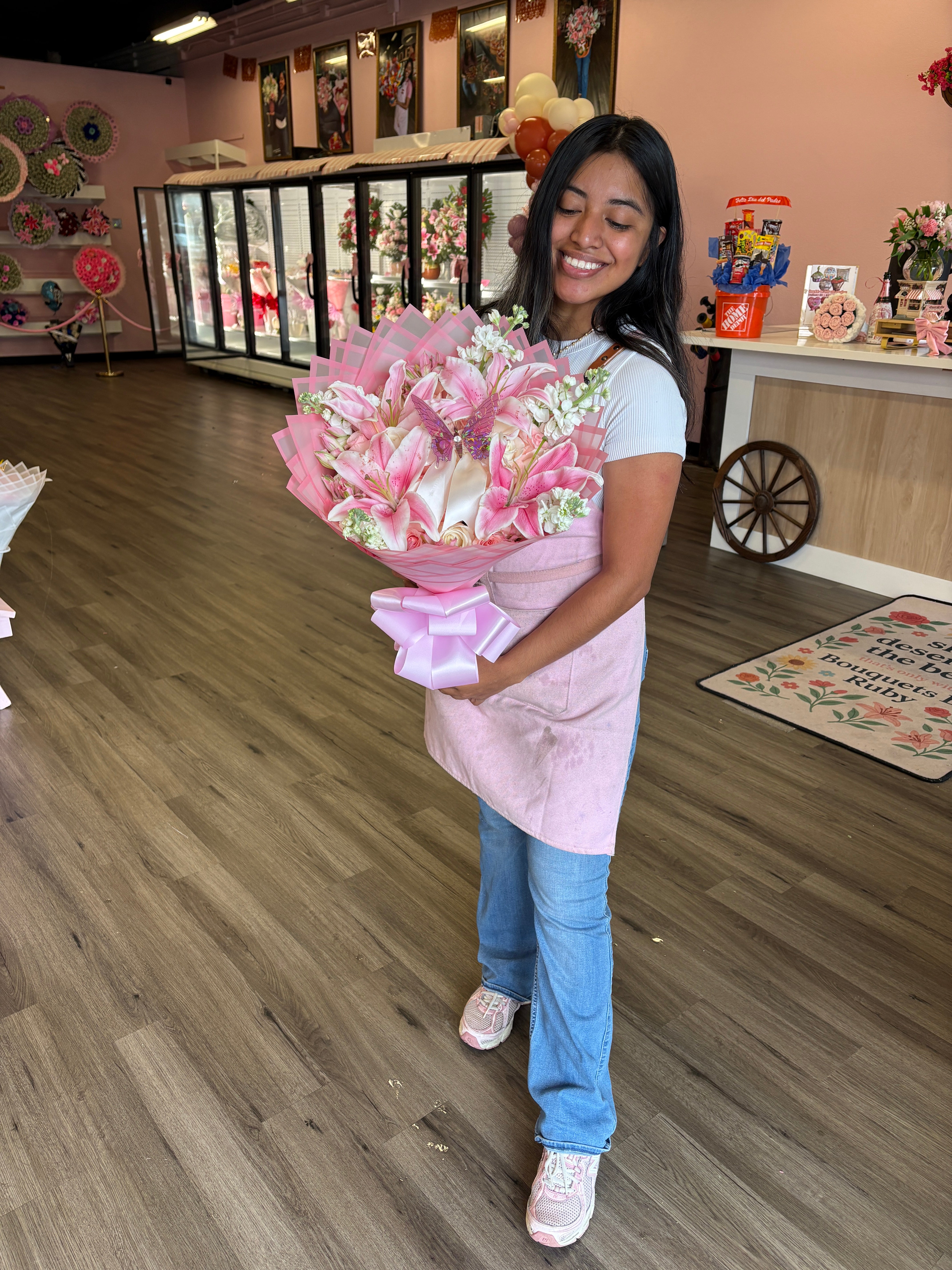 24 ct pink & whites  Lily 🌺