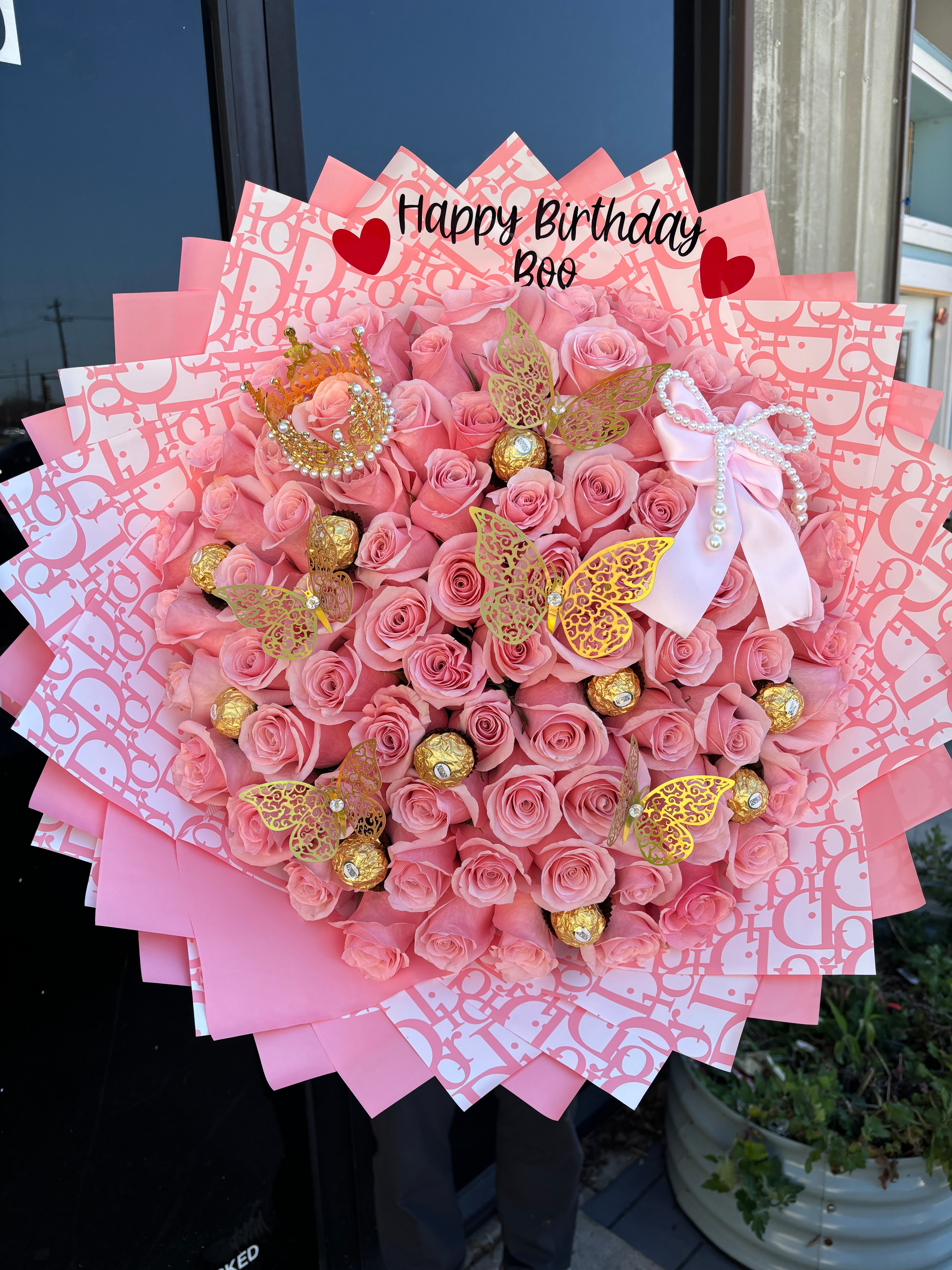 75 Pink Rose Deluxe with chocolate 🍫