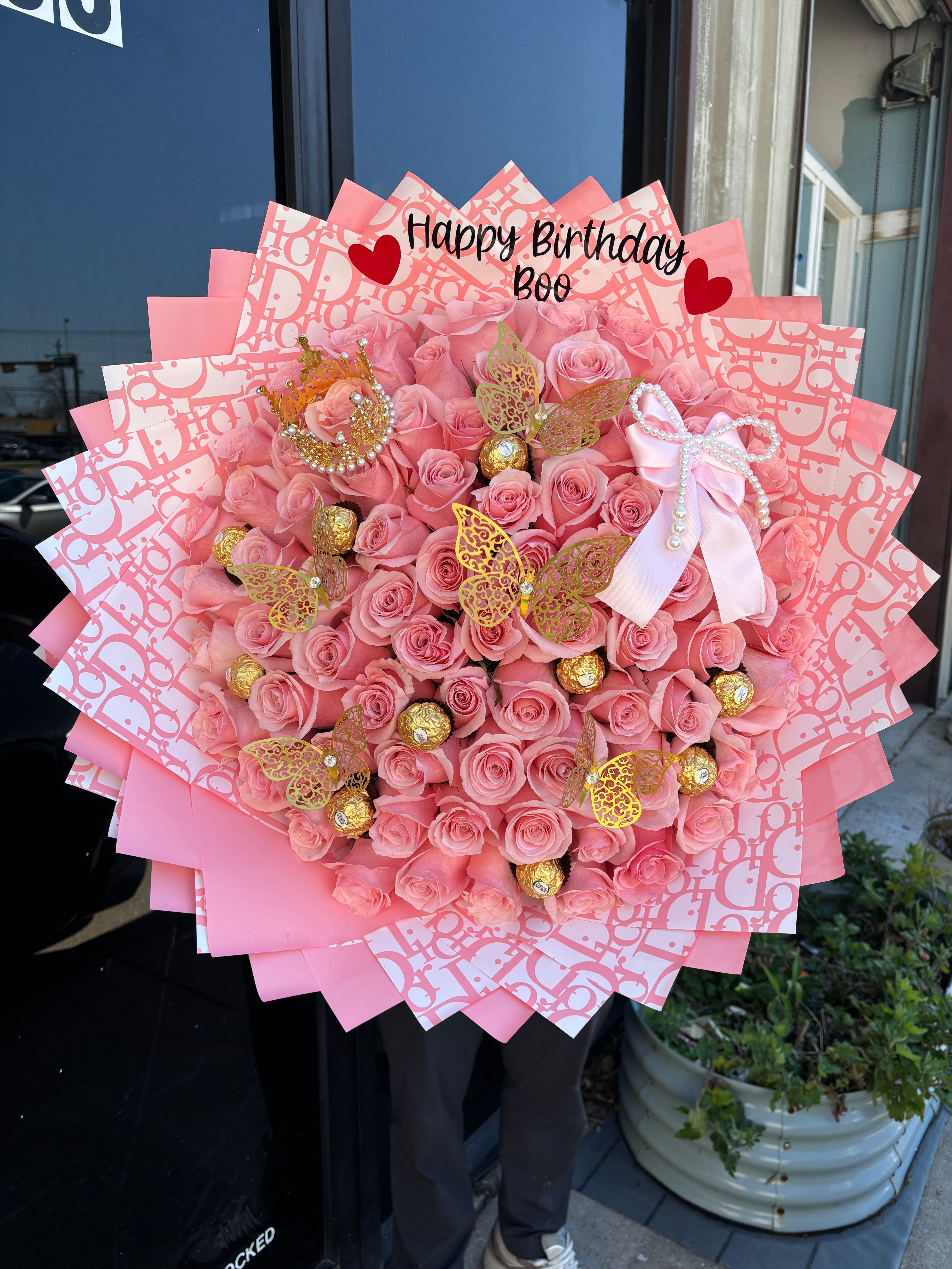 75 Pink Rose Deluxe with chocolate 🍫