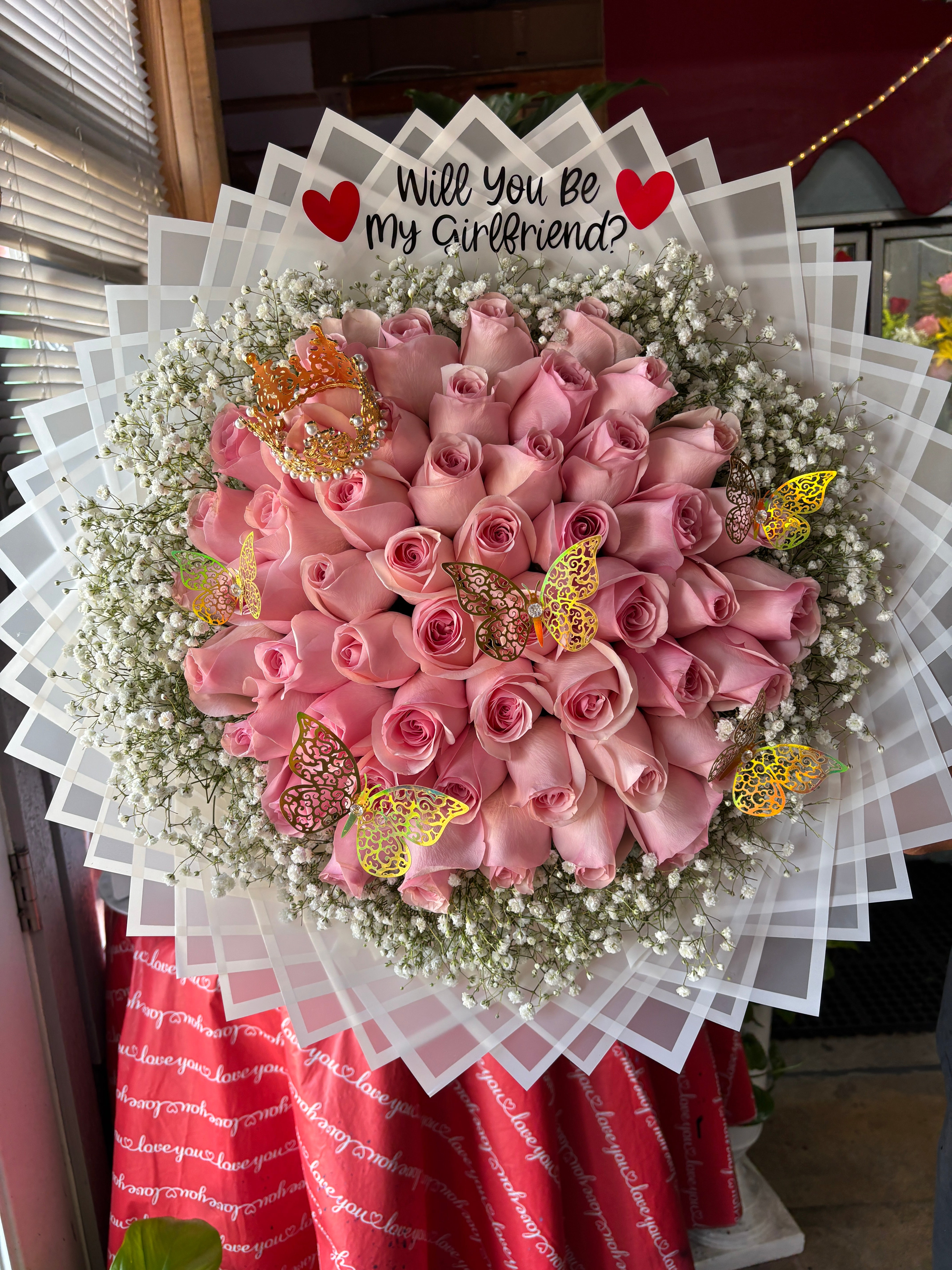 50 pink roses + babysbreath 💖